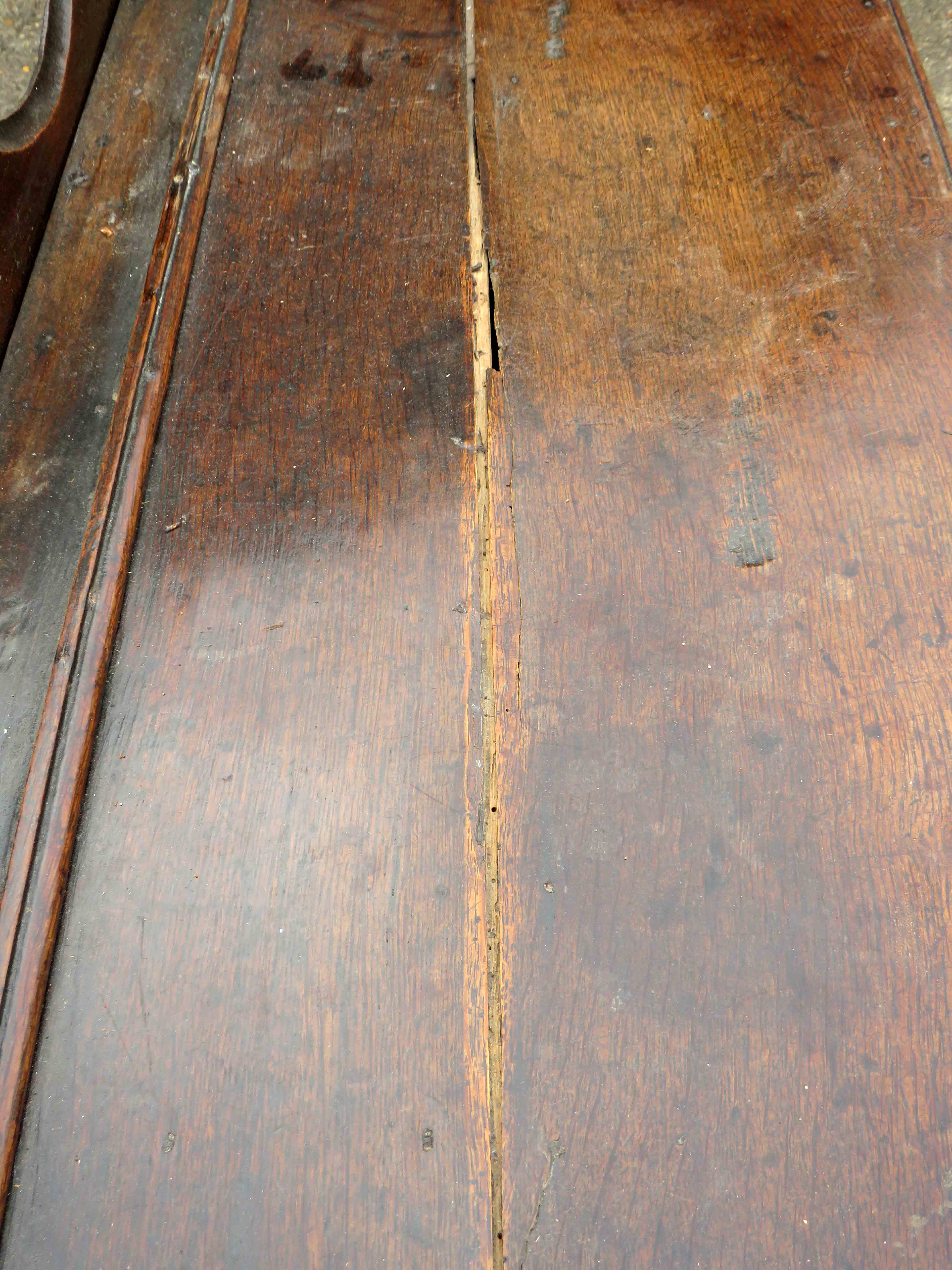 Early 18th Century Queen Anne Period Oak Dresser Base having shaped upstand to top over three frieze - Image 9 of 12