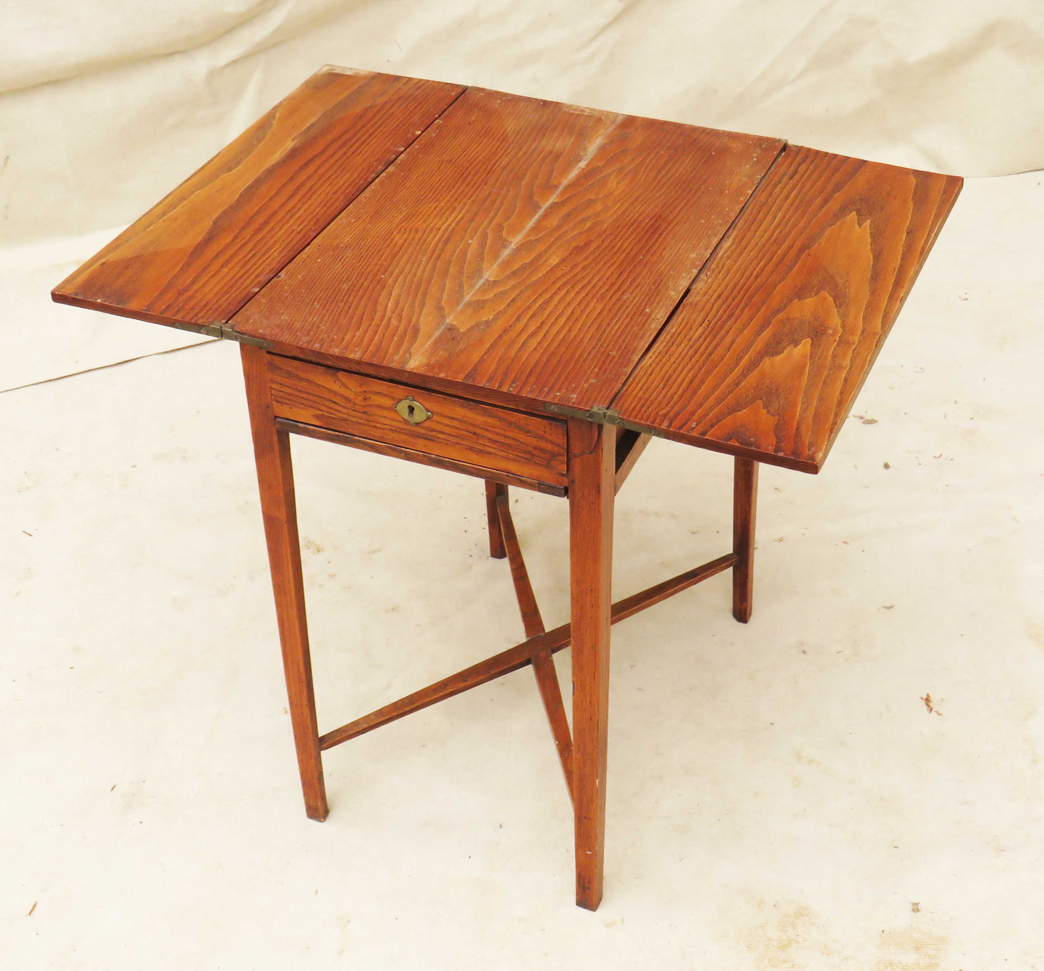 Late 18th Century Georgian Patience Gaming Table of diminutive proportion having well figured fold - Image 2 of 8