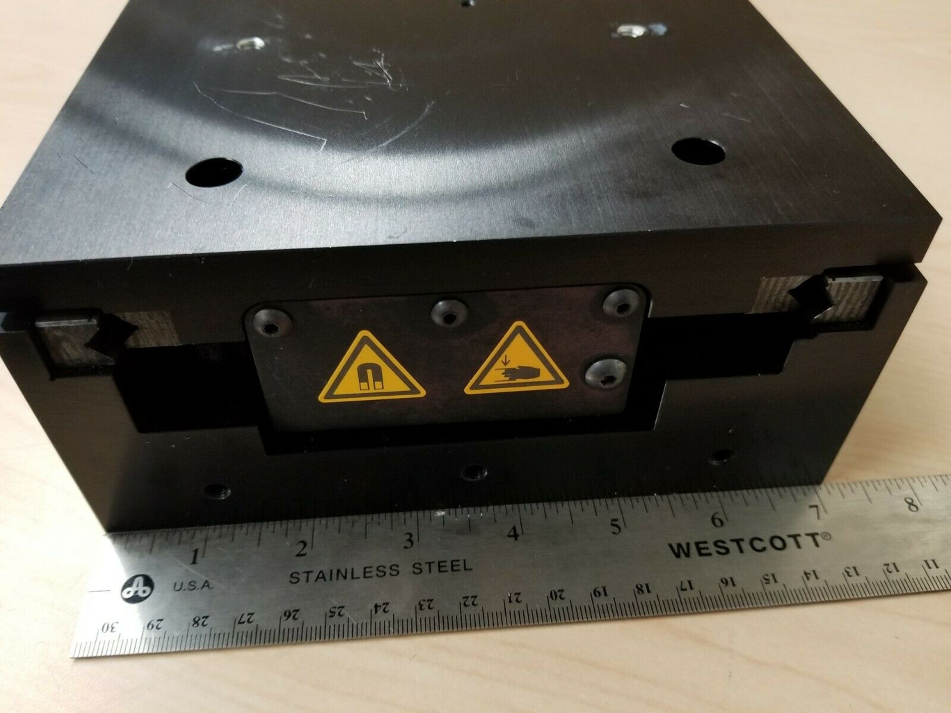 Newport Ultra High Performance Linear Motor Stage - Image 3 of 12