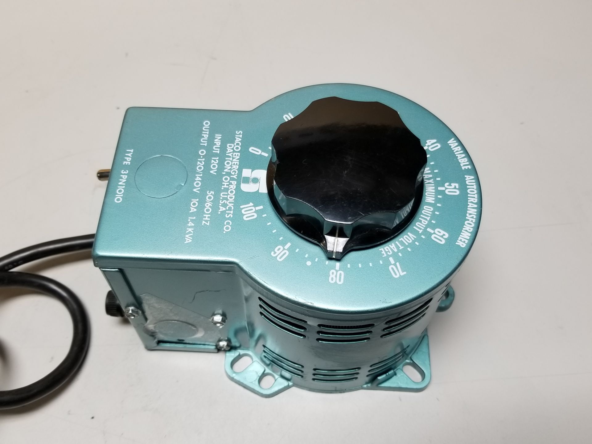 STACO VARIABLLE AUTOTRANSFORMER - Image 3 of 9