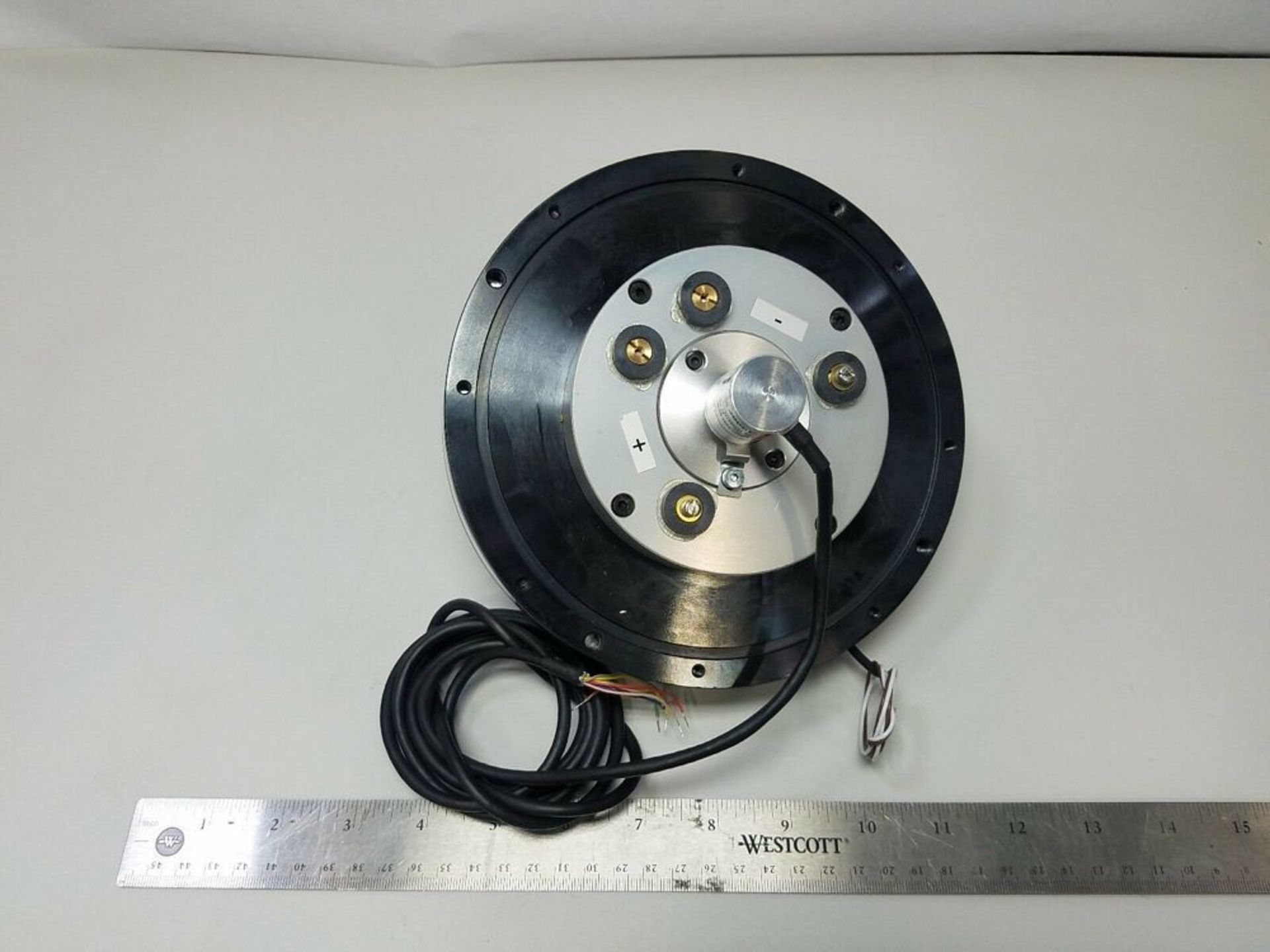 UNUSED AST HIGH PERFORMANCE FLAT DISC DC SERVO MOTOR WITH TACHO & ENCODER