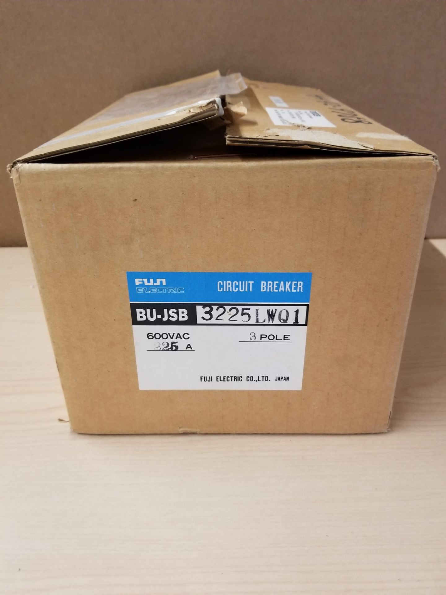 New Fuji 3 Pol 225A 600V Industrial Circuit Breaker