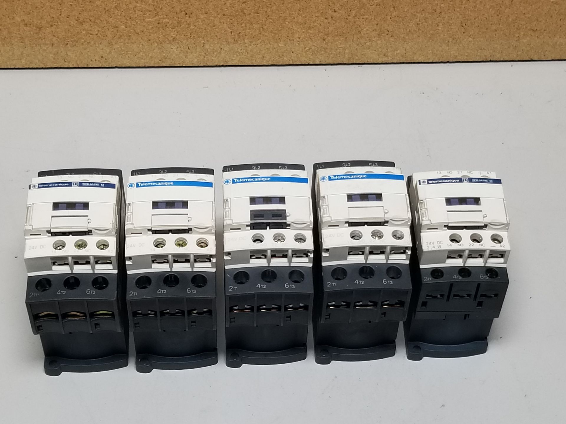 LOT OF TELEMECANIQUE MOTOR CONTACTORS