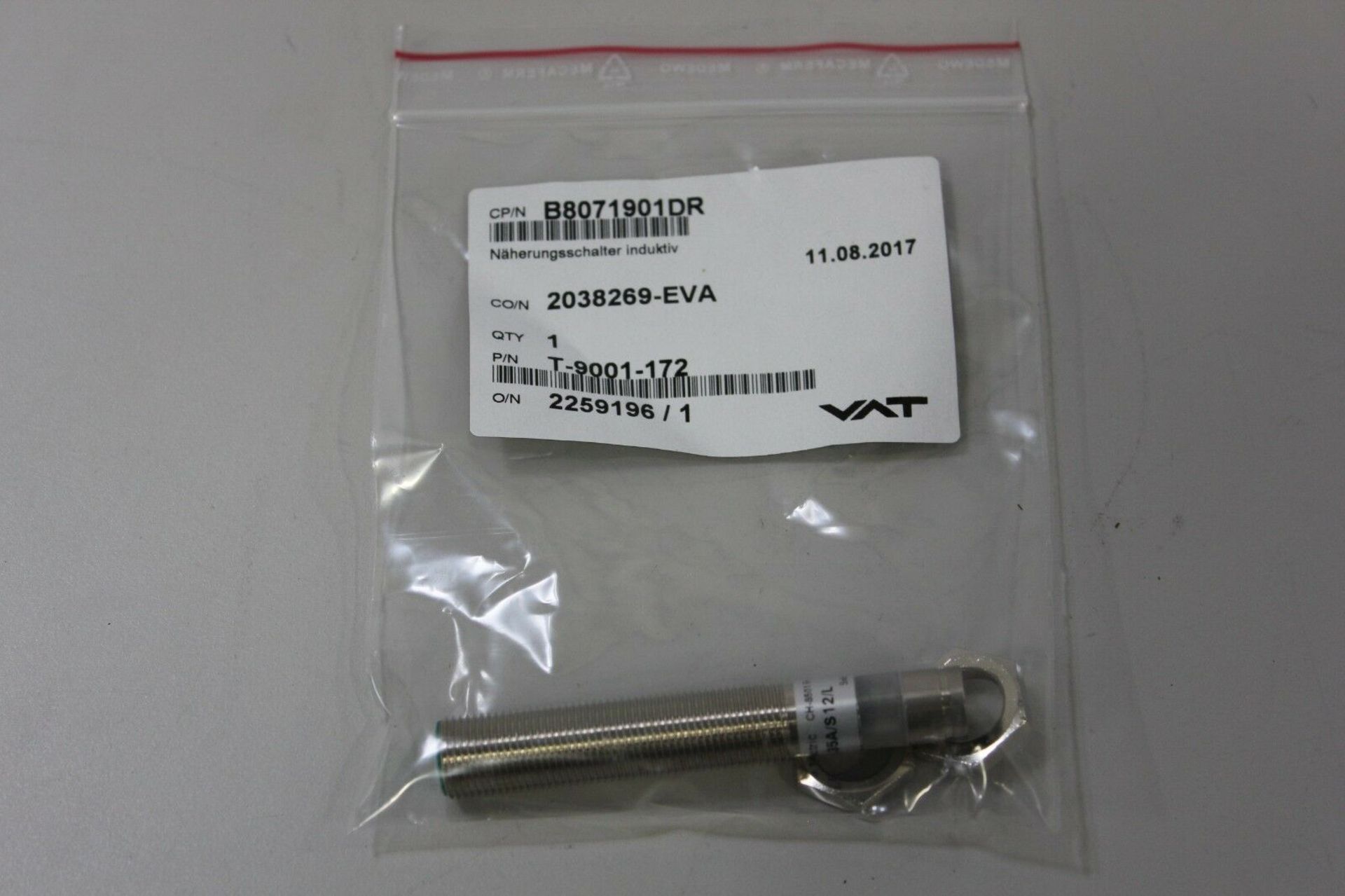 NEW VAT VALVE BAUMER PROXIMITY SWITCH SENSOR