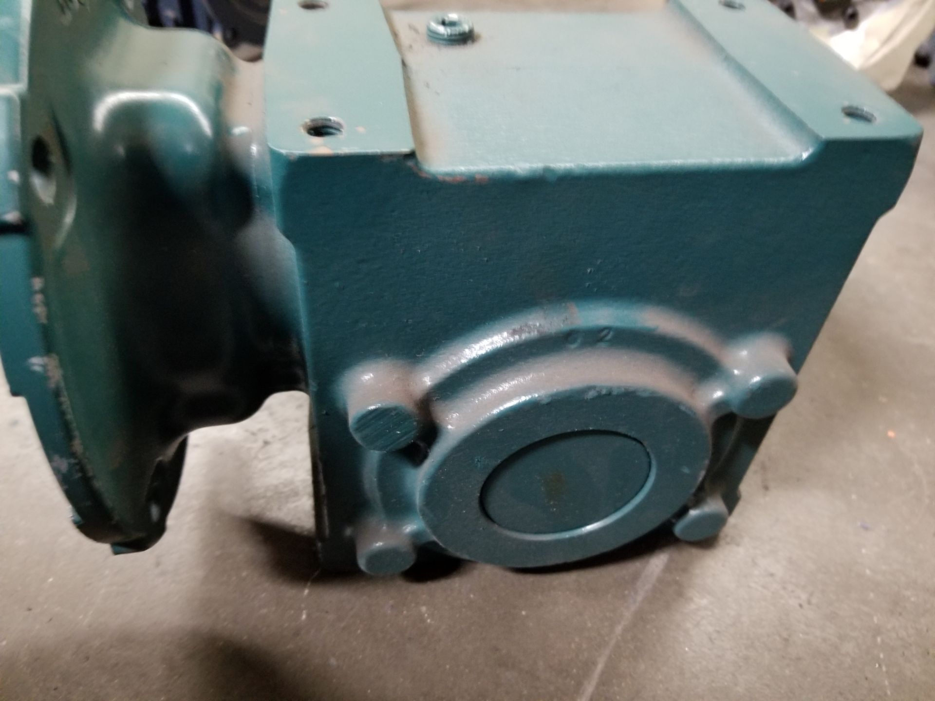 BALDOR TIGEAR 2 RIGHT ANGLE WORM GEAR SPEED REDUCER - Image 3 of 4
