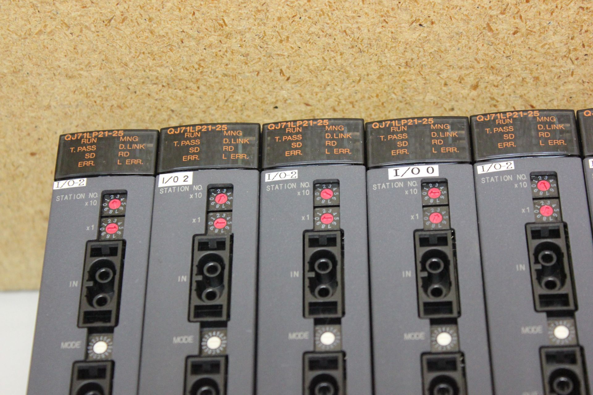 LOT OF MITSUBISHI MELSEC-Q PLC MODULES - Image 2 of 5