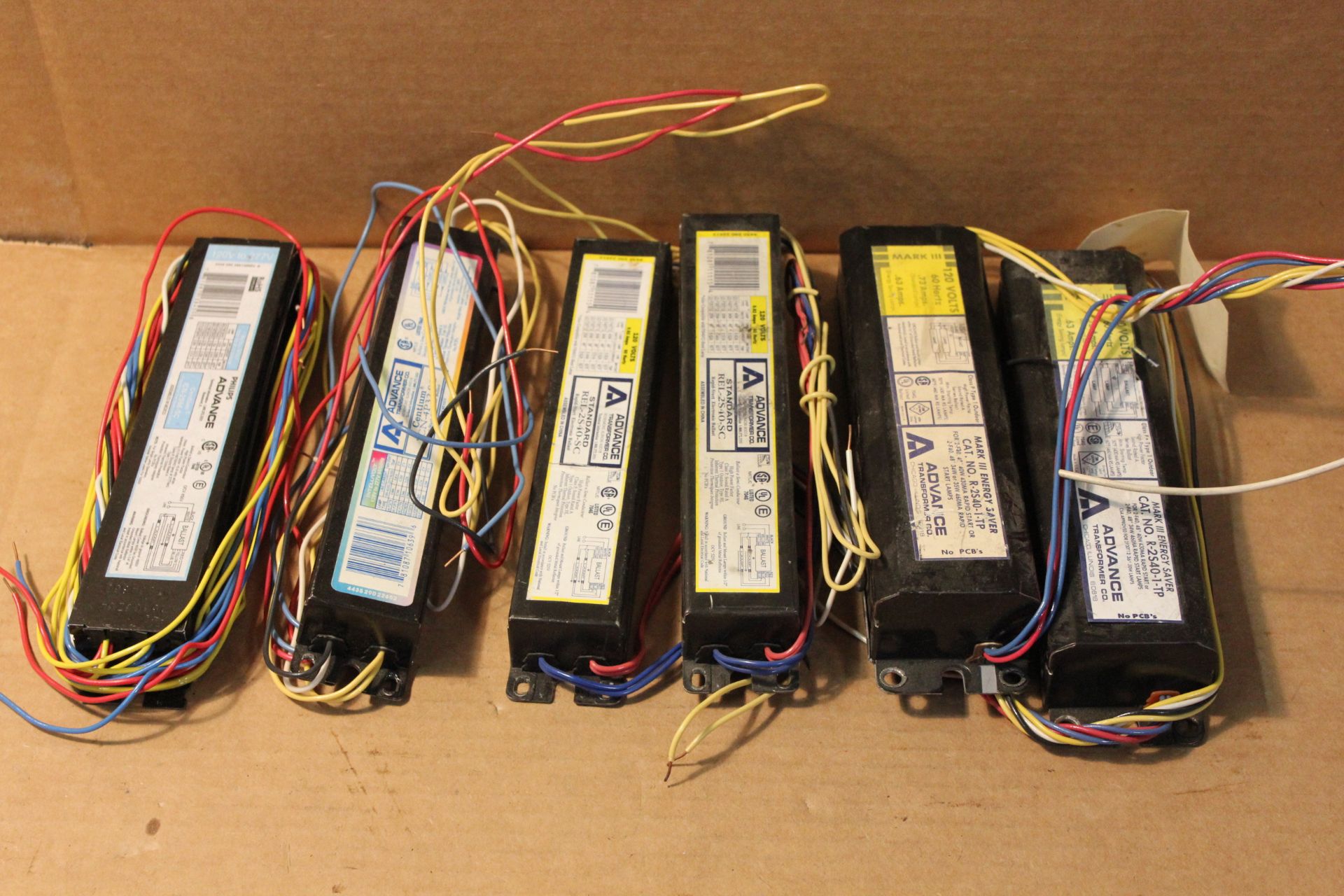 LOT OF 6 ADVANCE ELECTRONIC BALASTS