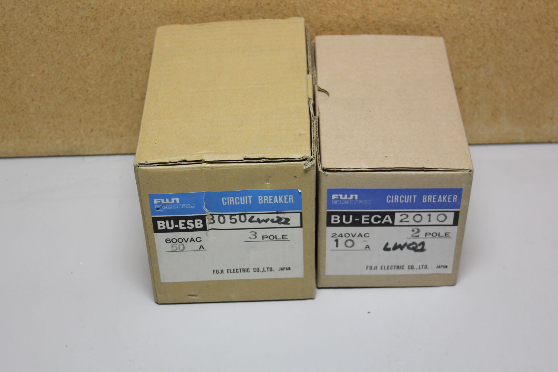 LOT OF NEW FUJI INDUSTRIAL CIRCUIT BREAKERS