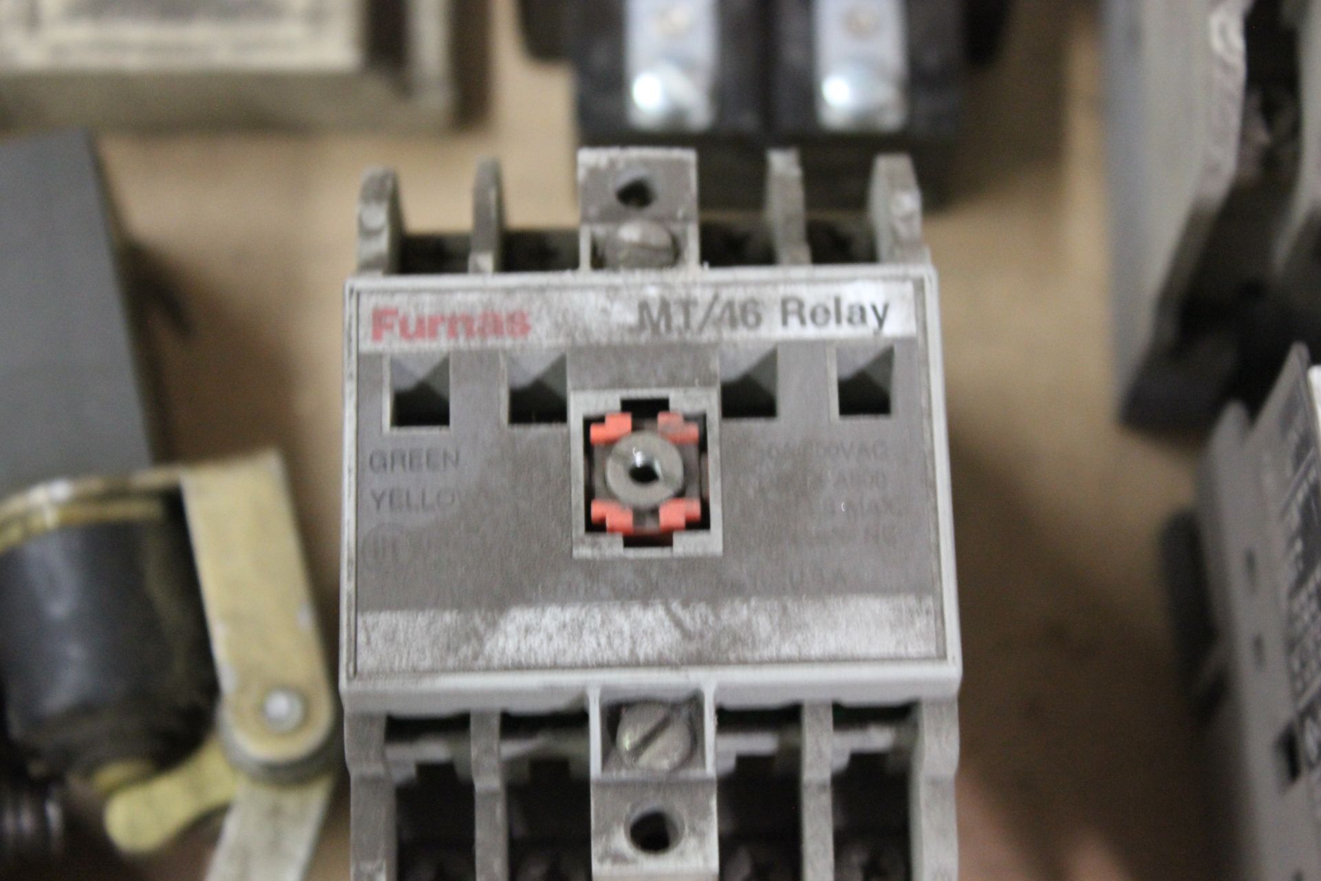 LOT OF CIRCUIT BREAKERS AND PARTS - Image 6 of 7