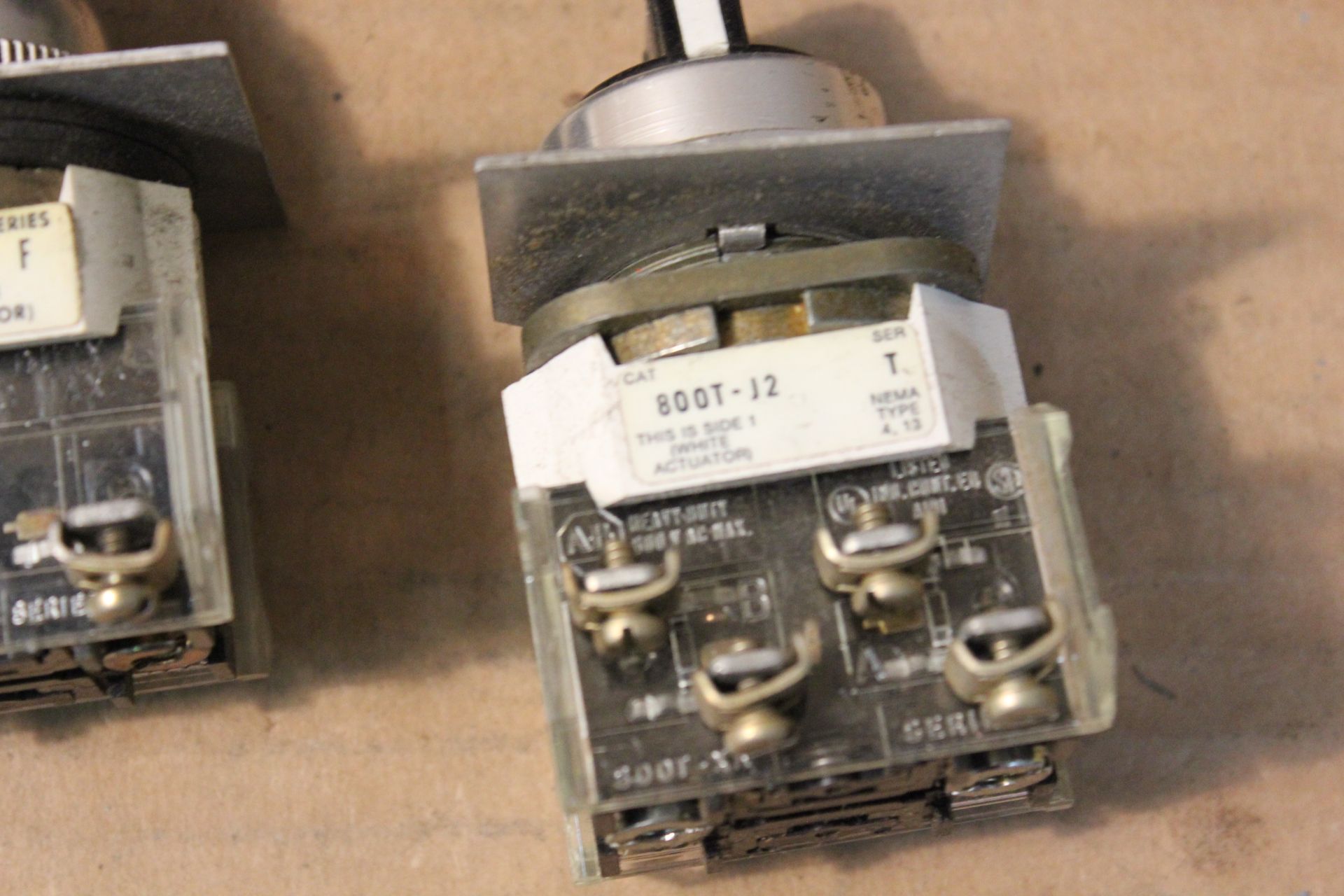 LOT OF 5 ALLEN BRADLEY PUSH BUTTON SWITCHES - Image 2 of 4