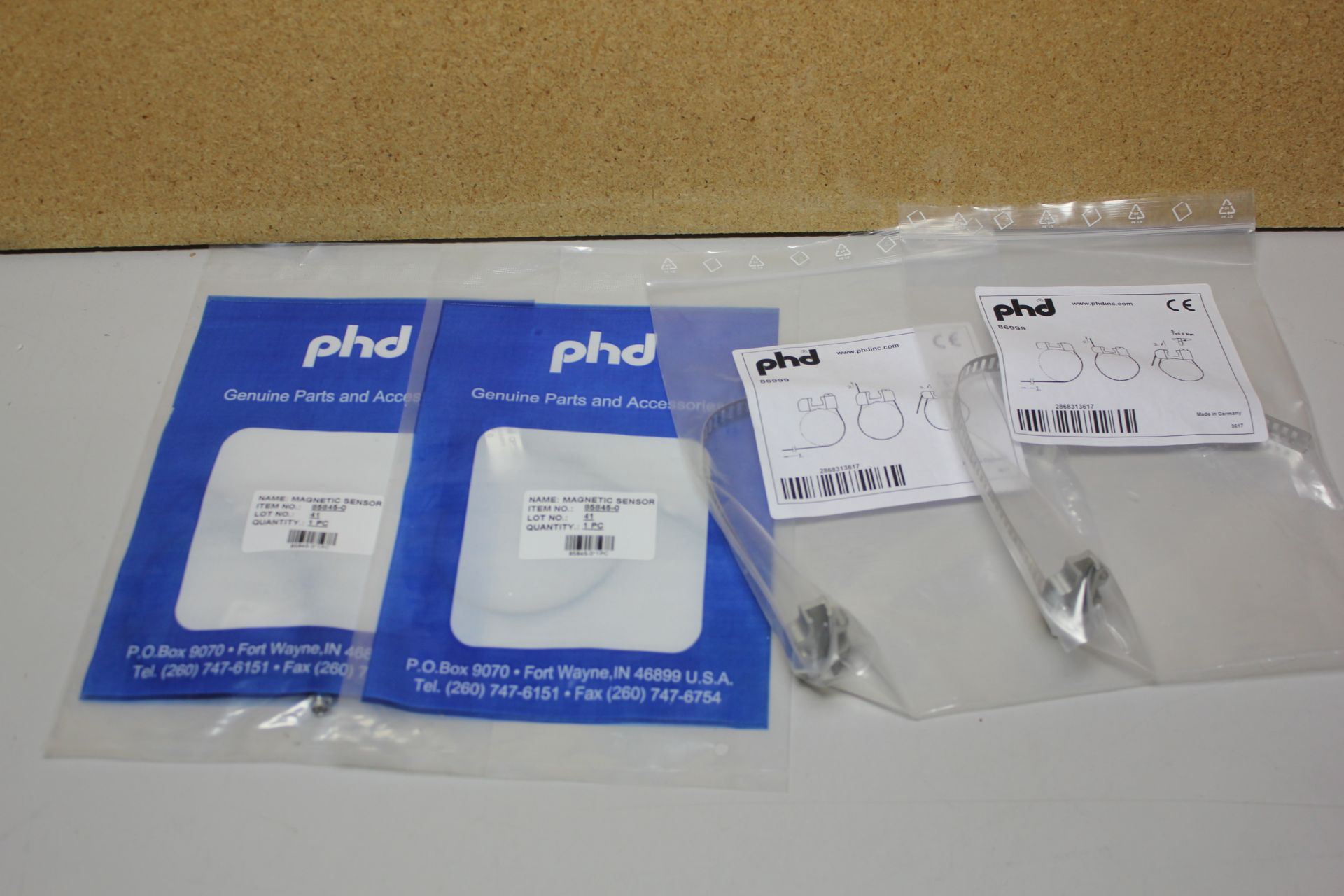 LOT OF NEW PHD POSITION SENSORS WITH MOUNTS