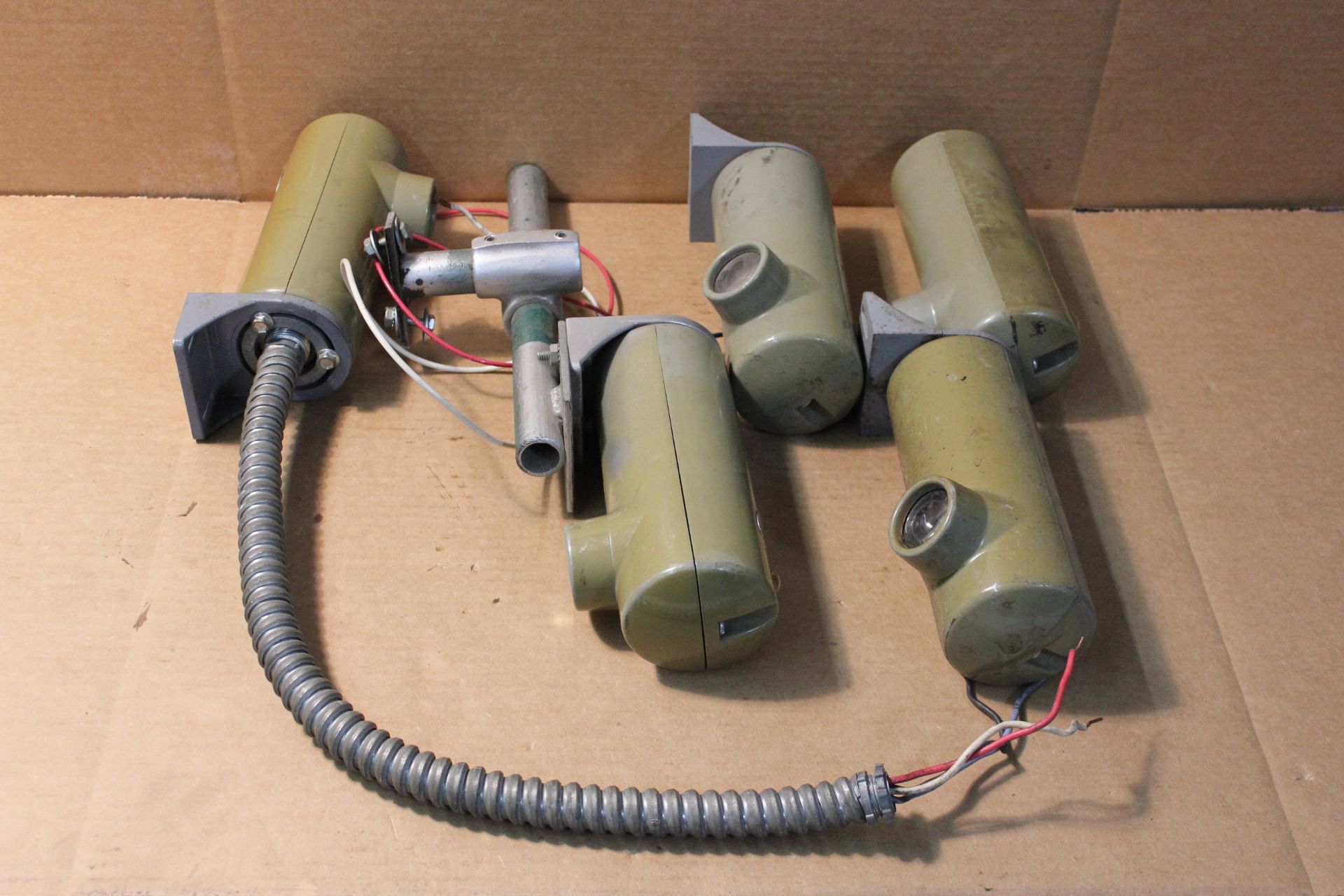 LOT OF 5 ELECTRONICS CORPORATION PHOTOSWITCH PHOTOELECTRIC SENSORS