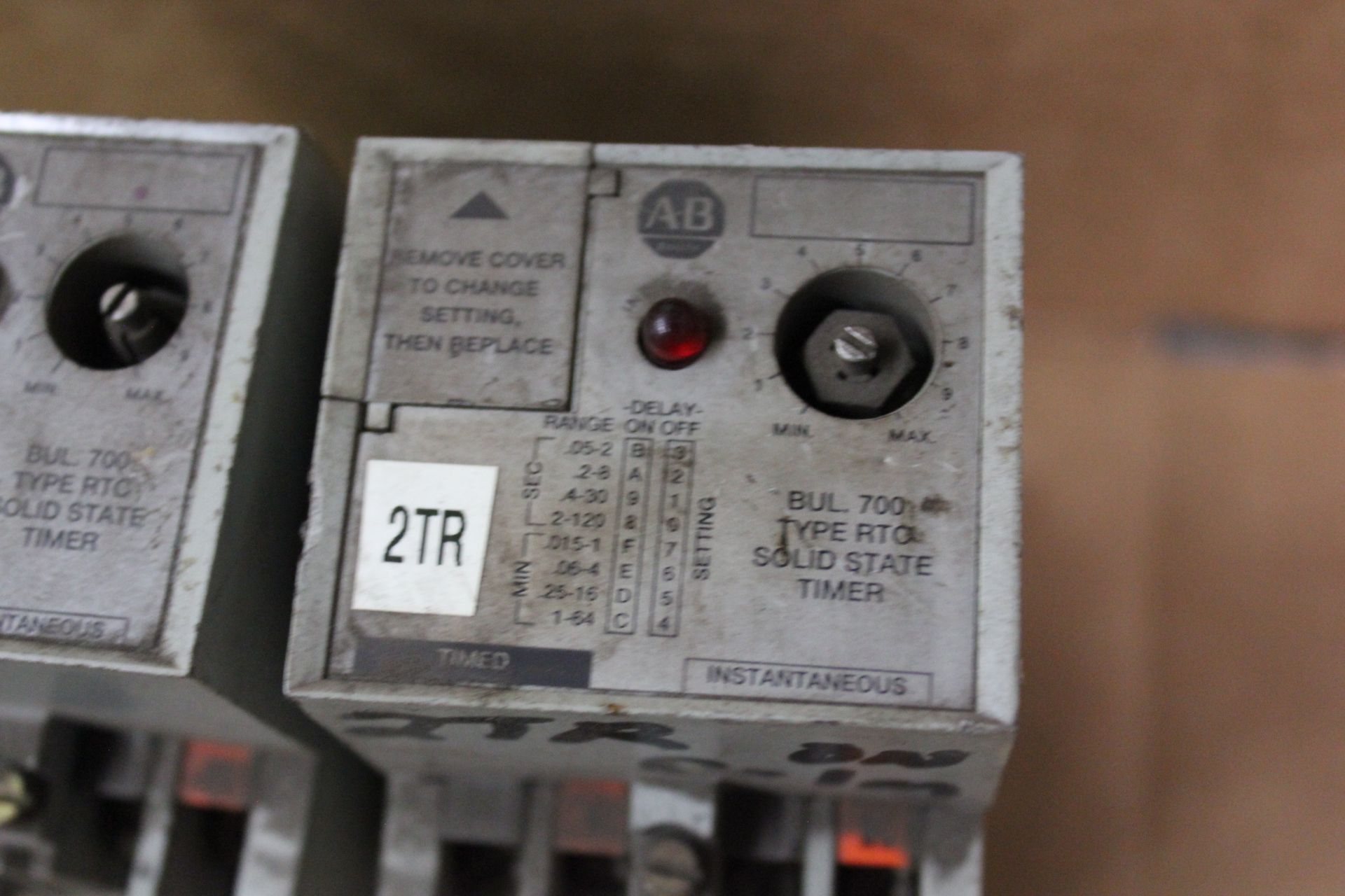 LOT OF CIRCUIT BREAKERS AND PARTS - Image 4 of 6