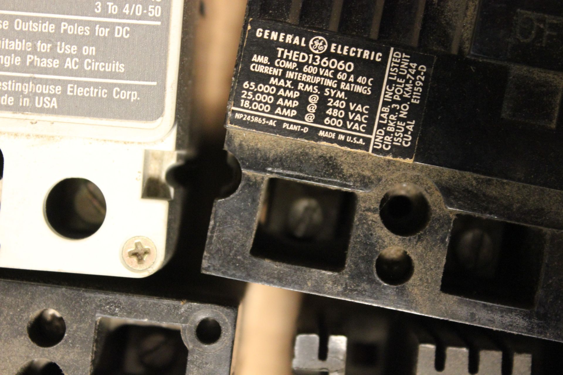 LOT OF MISCELLANEOUS CIRCUIT BREAKERS - Image 3 of 12