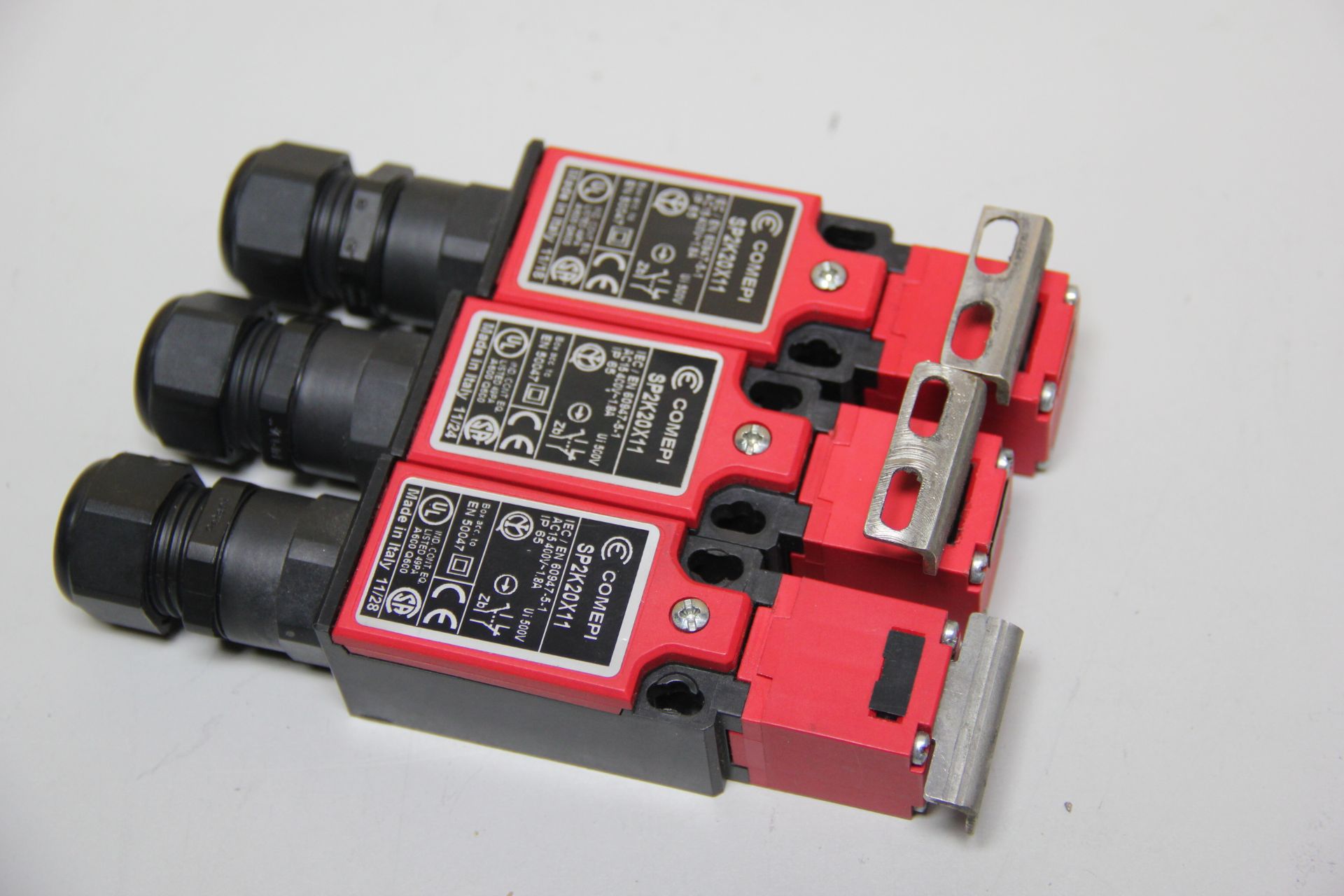 LOT OF COMEPI SAFTEY INTERLOCK SWITCHES WITH ACTUATORS - Image 2 of 2