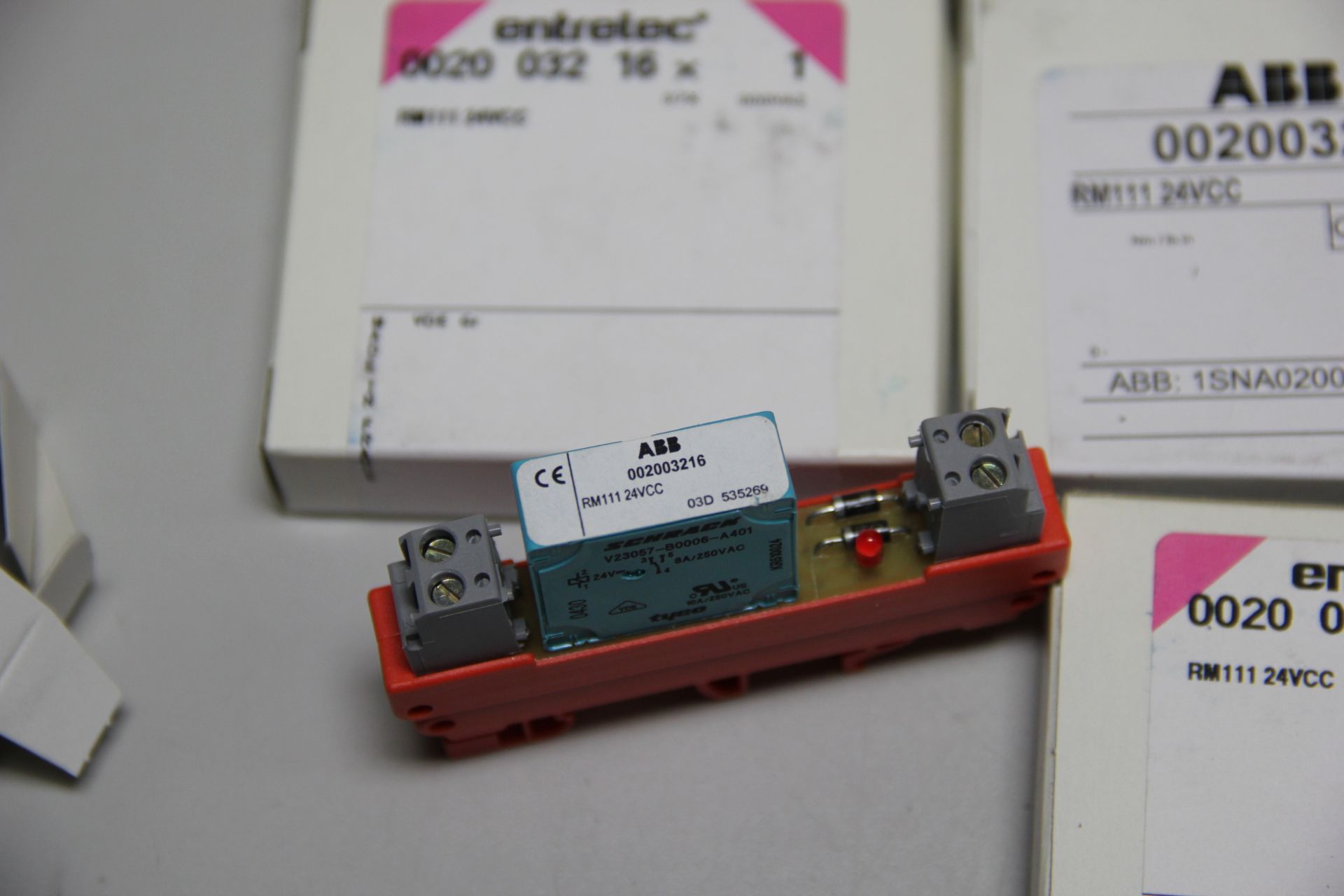 LOT OF NEW ABB ENTRELEC NON-LATCHING RELAY MODULES - Image 4 of 4