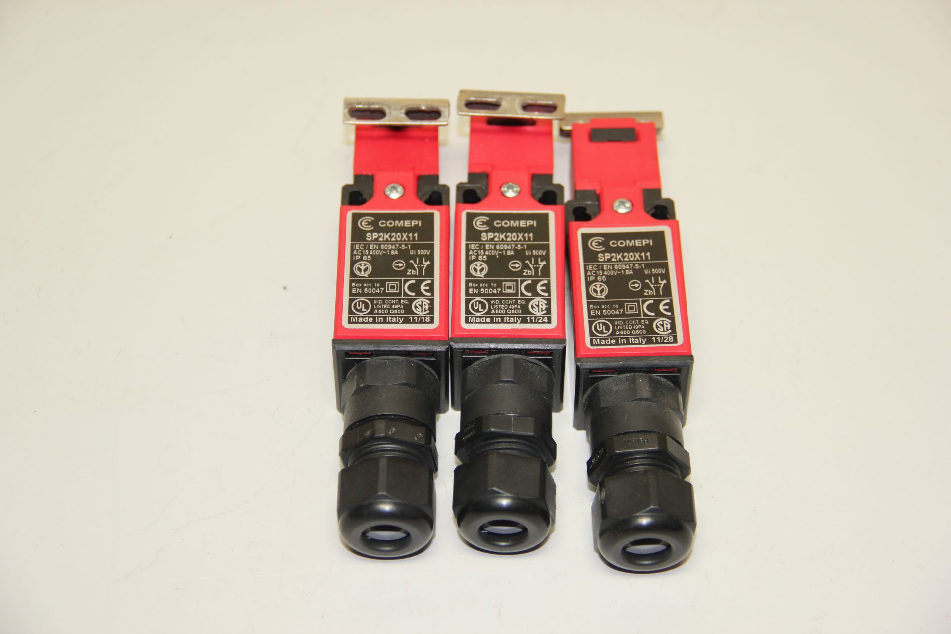 LOT OF COMEPI SAFTEY INTERLOCK SWITCHES WITH ACTUATORS