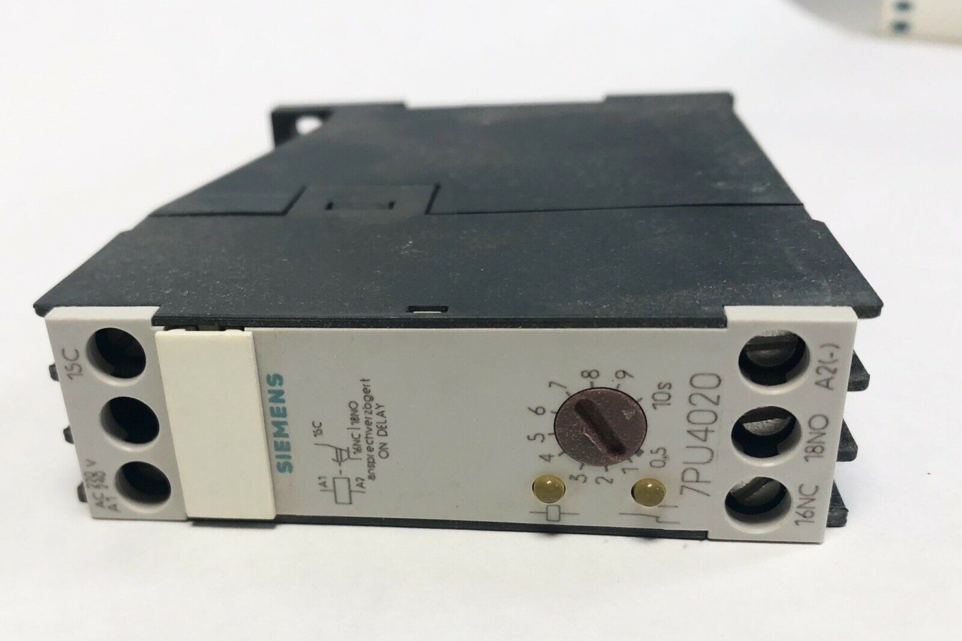 NEW SIEMENS TIMING RELAY - Image 2 of 2