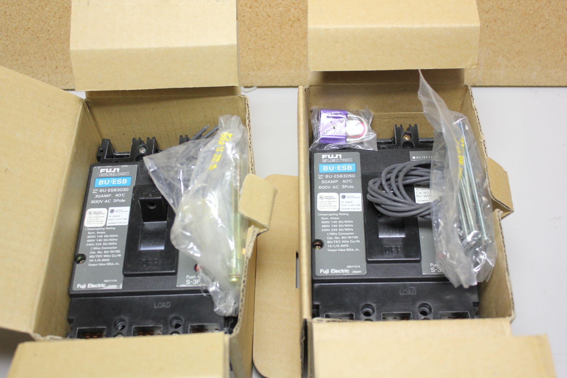 LOT OF NEW FUJI 3 POLE INDUSTRIAL CIRCUIT BREAKER - Image 2 of 6