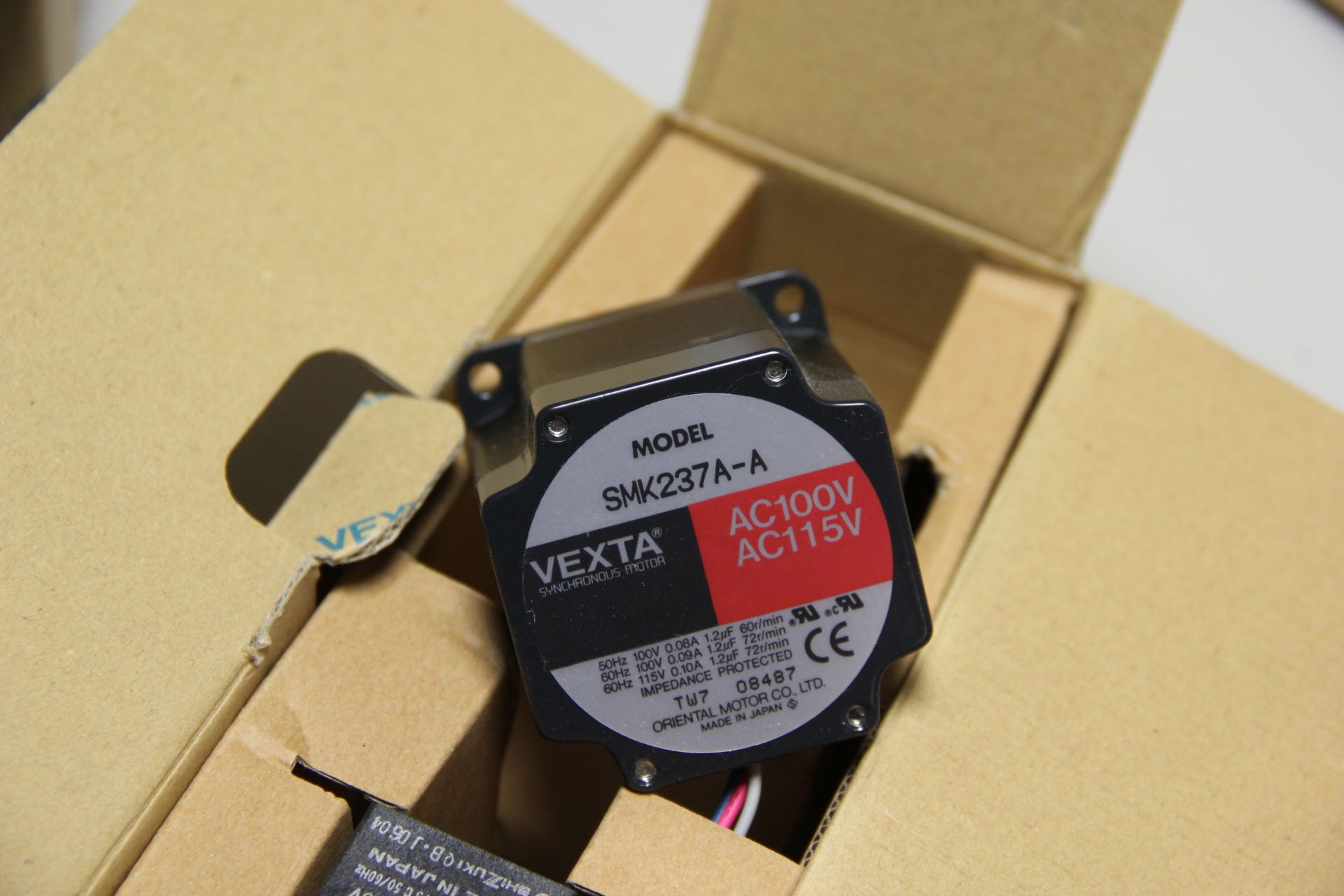 NEW VEXTA SYNCHRONOUS MOTOR SMK237A-A - Image 4 of 4