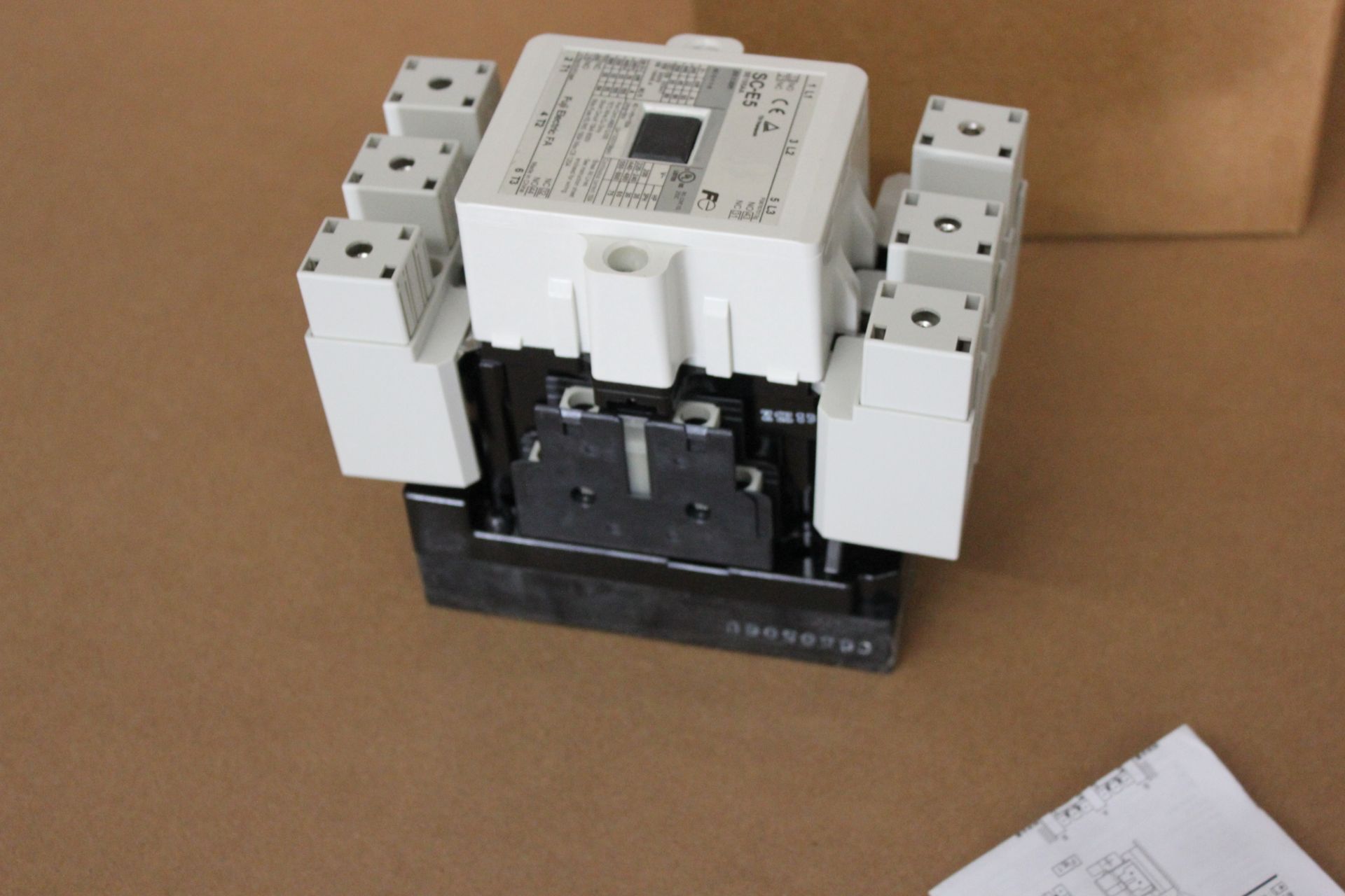 NEW FUJI MAGNETIC CONTACTOR - Image 6 of 7