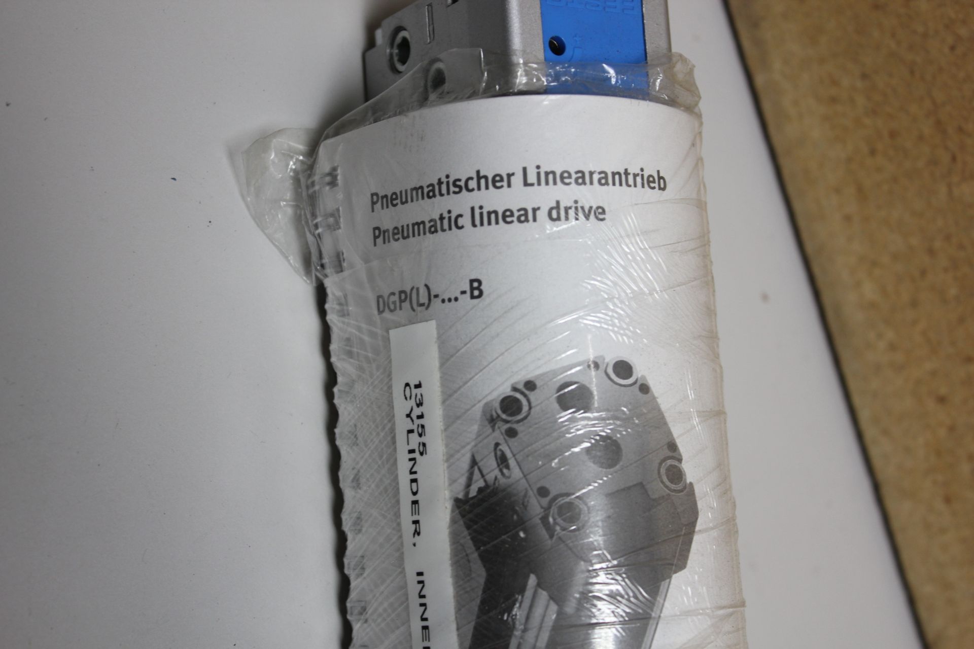 NEW FESTO PNEUMATIC LINEAR DRIVE ACTUATOR - Image 3 of 6