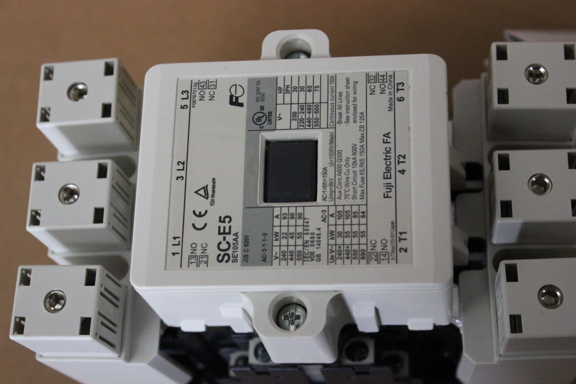 NEW FUJI MAGNETIC CONTACTOR - Image 4 of 5