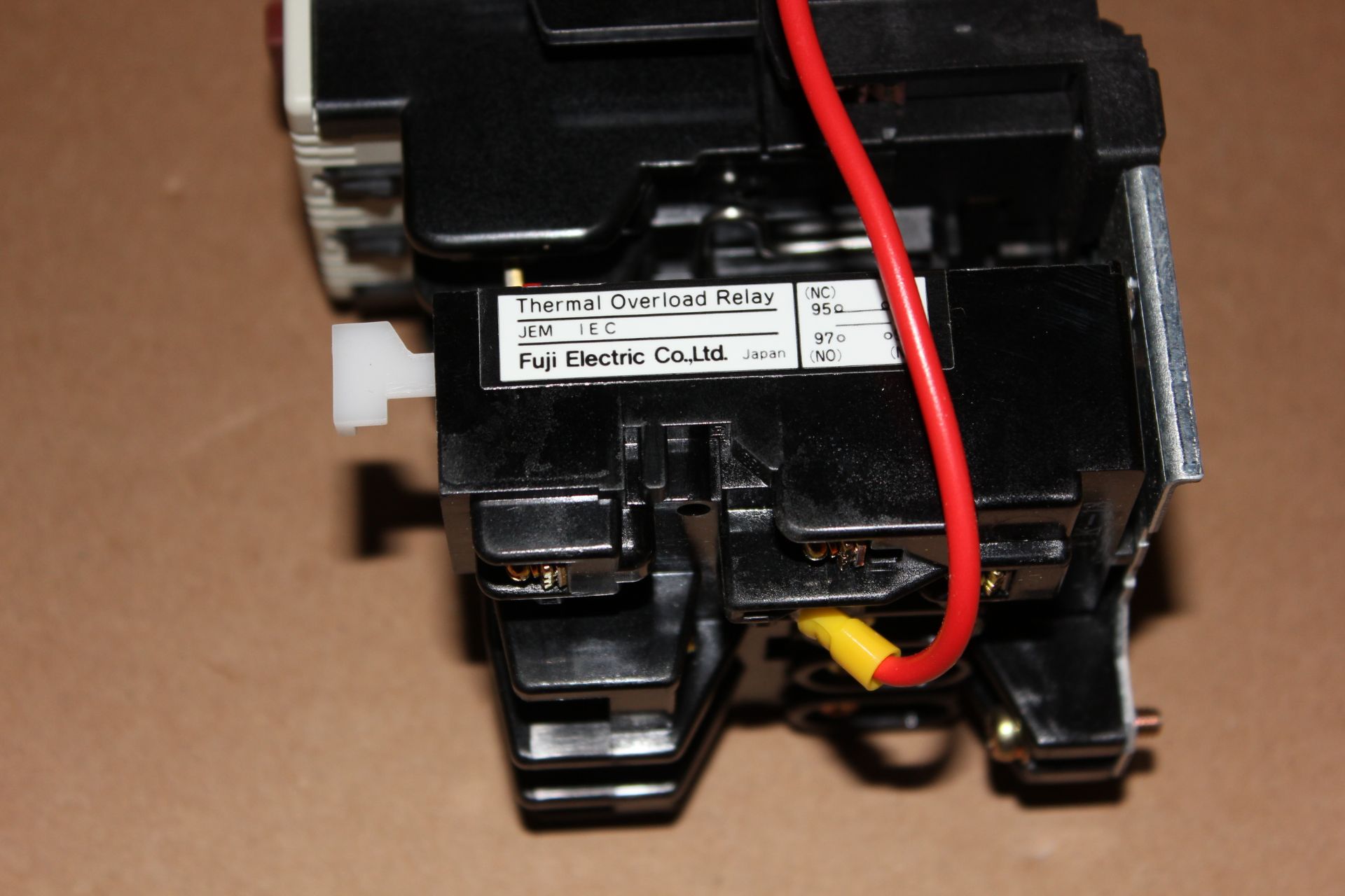 NEW FUJI ELECTRIC MOTOR CONTACTOR - Image 2 of 6