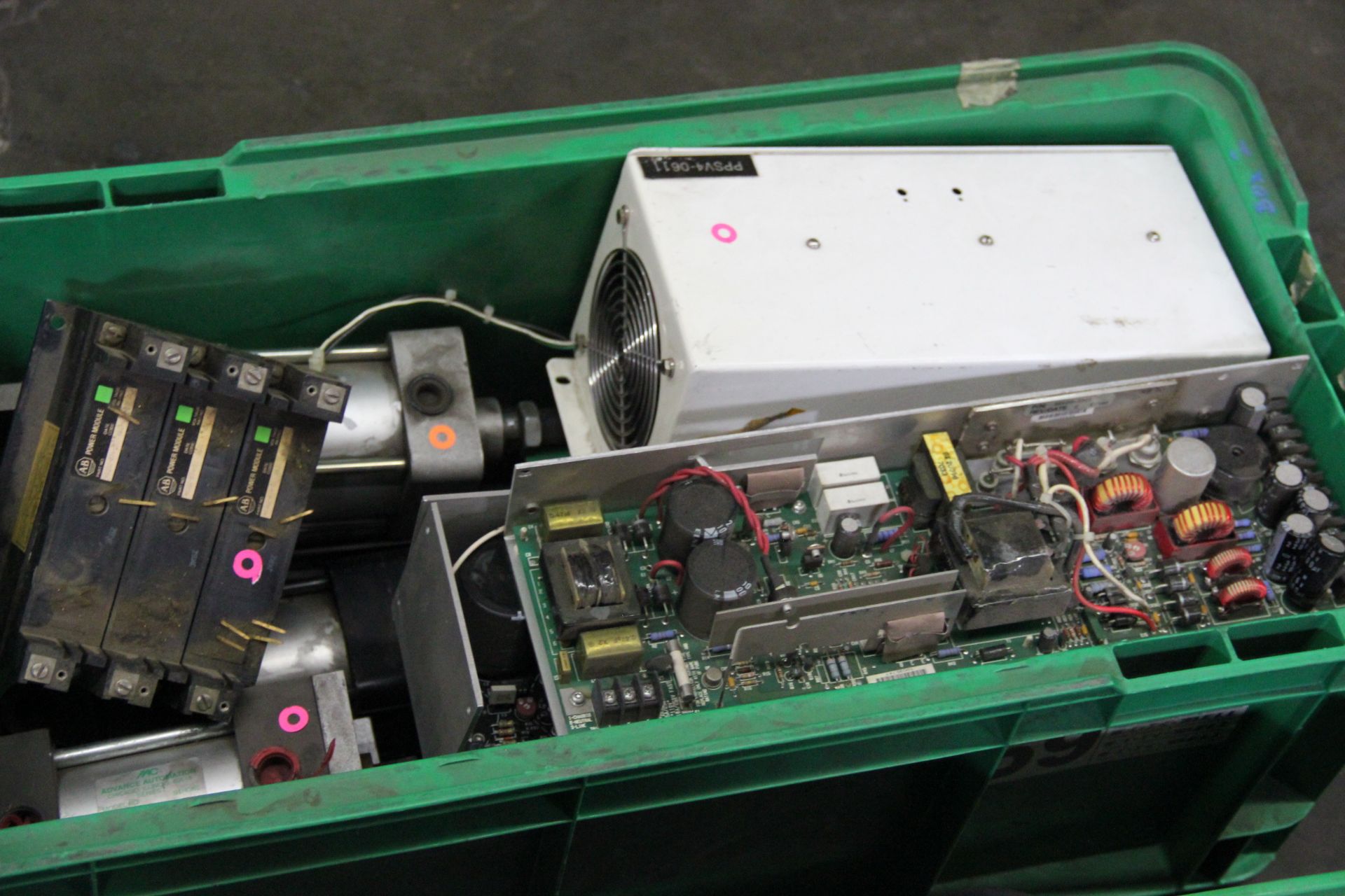 CONTENTS OF 10 BINS - Image 12 of 43