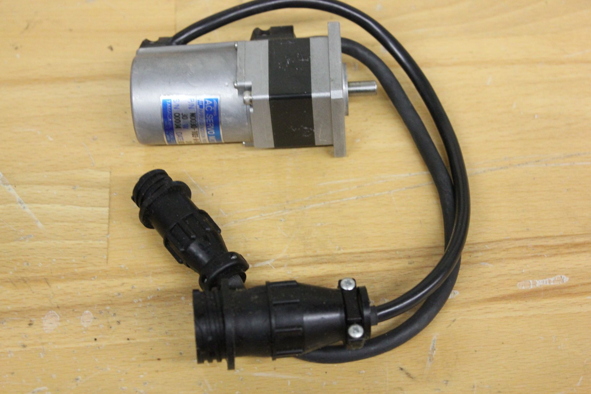 APPLIED MOTION AC SERVO MOTOR