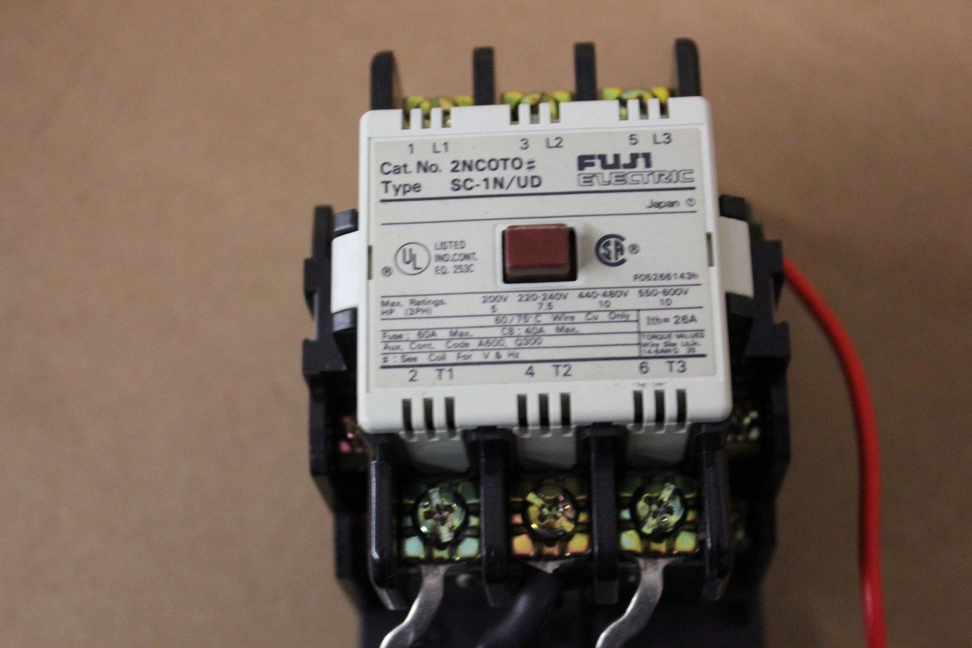 NEW FUJI ELECTRIC MOTOR CONTACTOR - Image 4 of 8