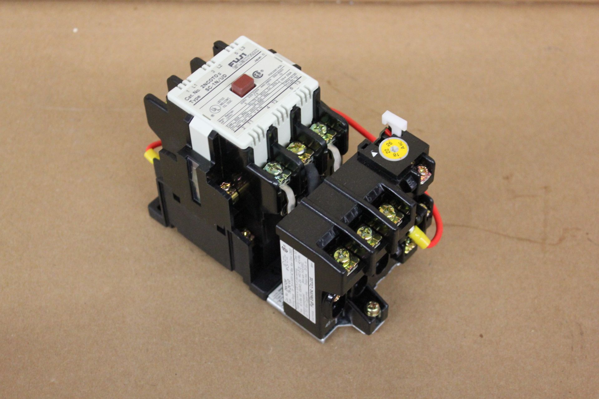 NEW FUJI ELECTRIC MOTOR CONTACTOR - Image 3 of 8