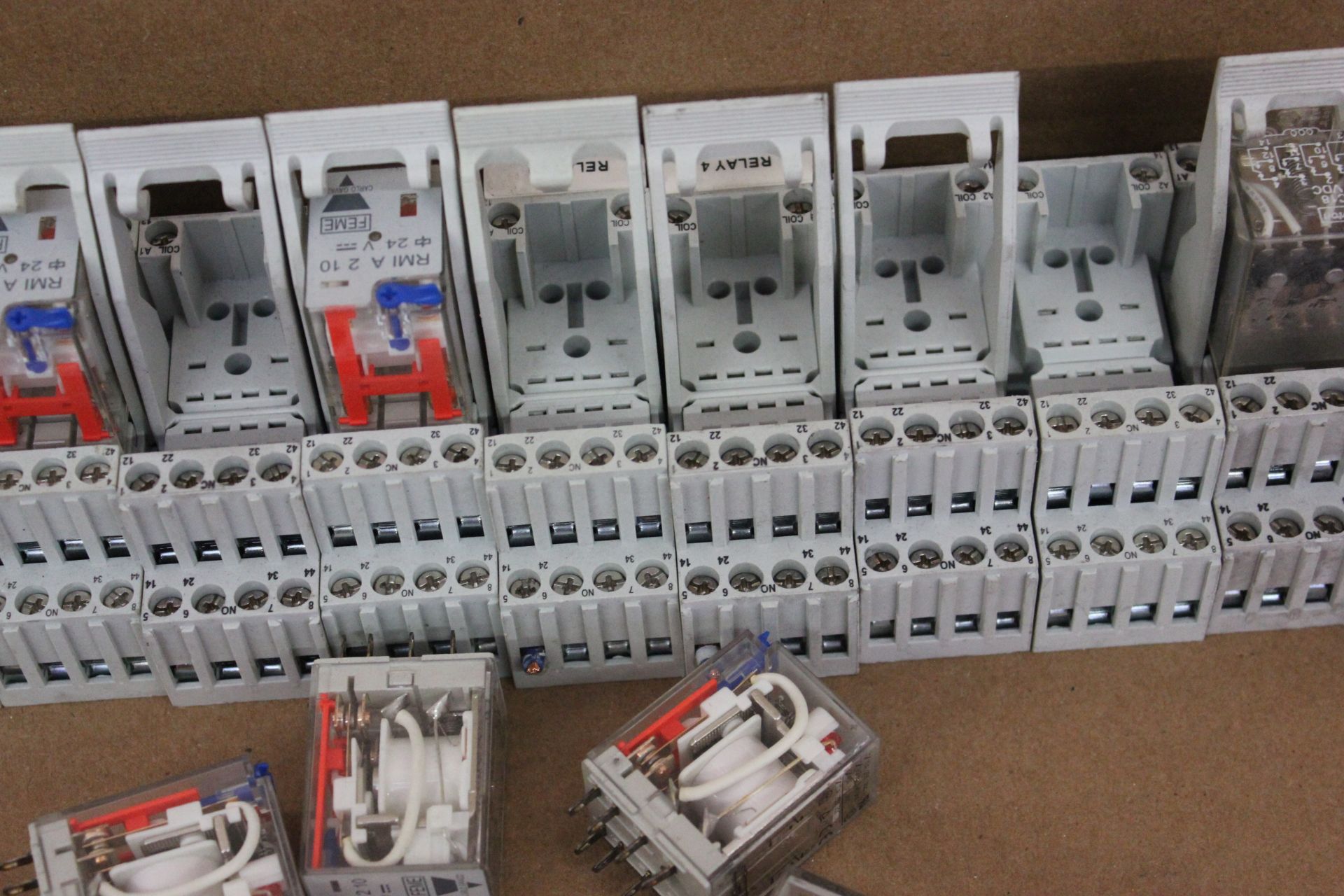 LOT OF RELAYS AND BASES - Image 7 of 8