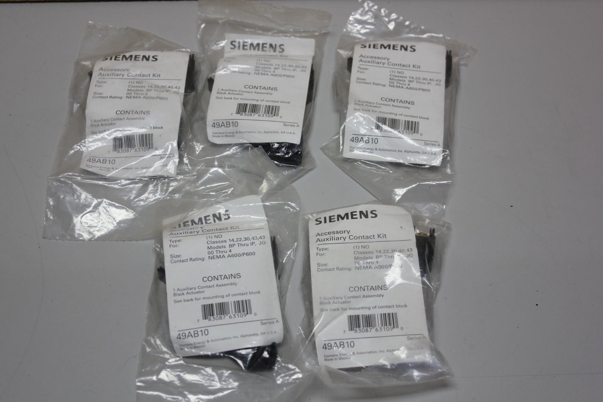 LOT OF NEW SIEMENS AUXILIARY CONTACT KITS