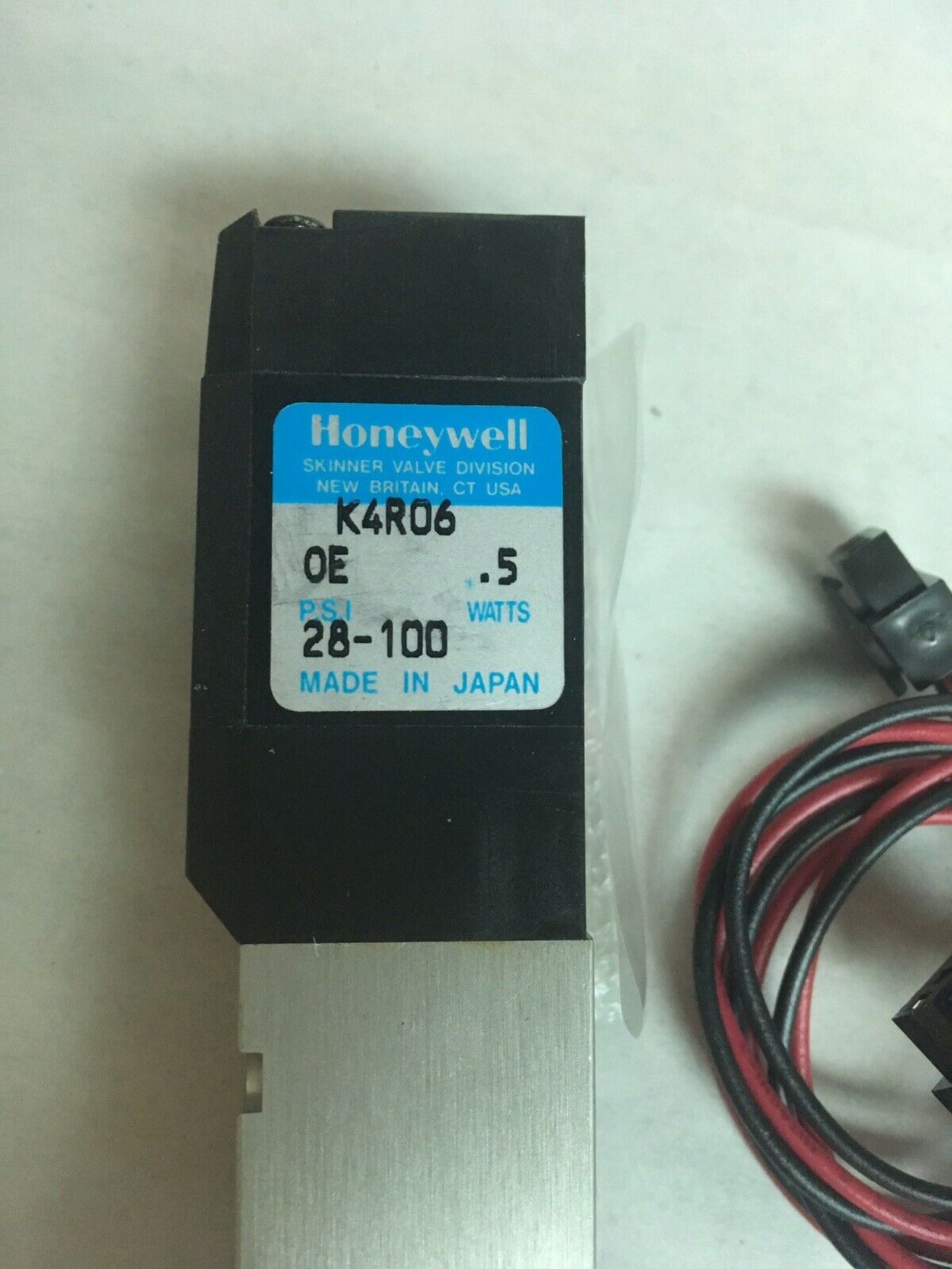 NEW HONEYWELL SKINNER SOLENOID VALVE - Image 2 of 3