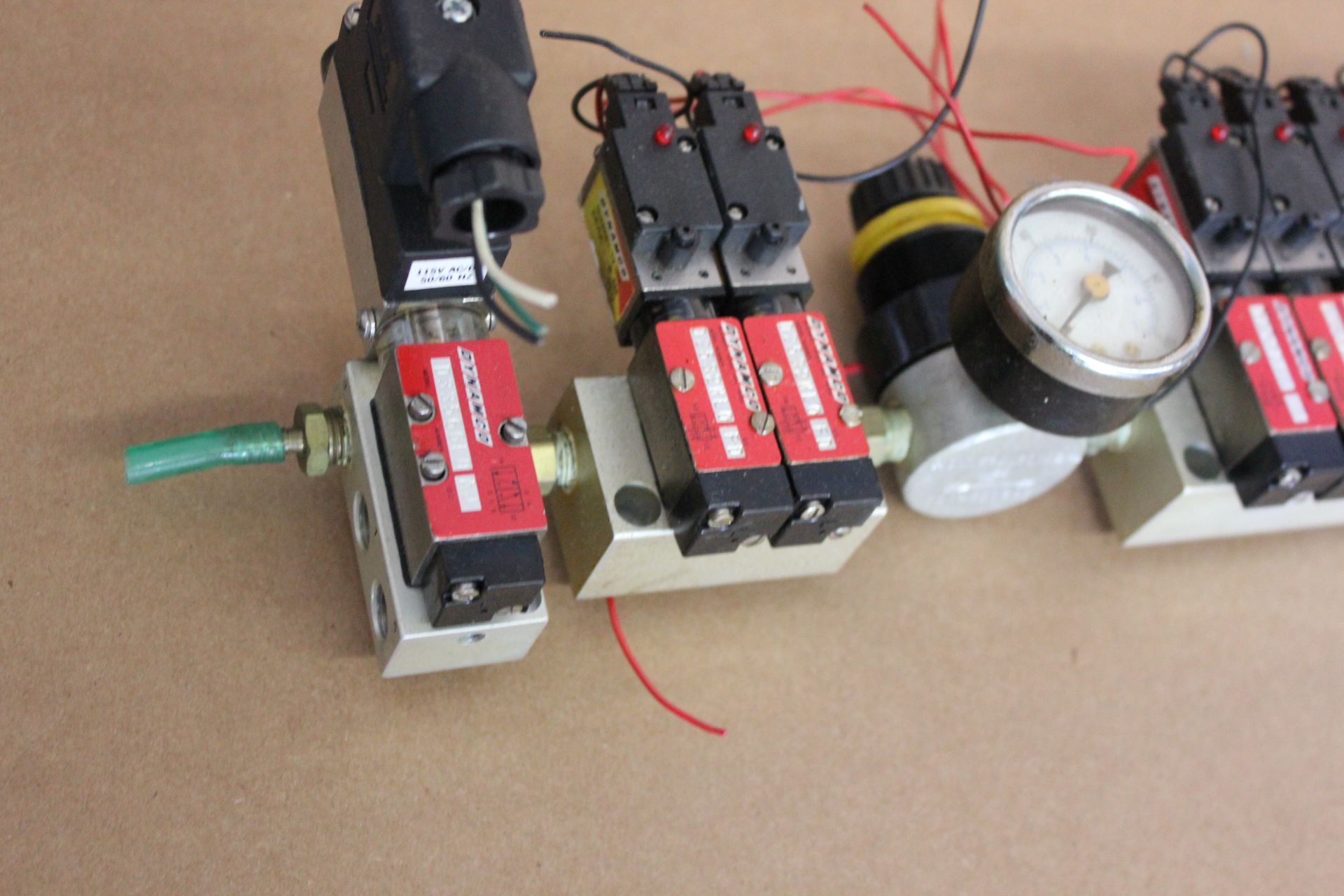 LOT OF SOLENOID VALVES ON MANIFOLDS - Image 4 of 12