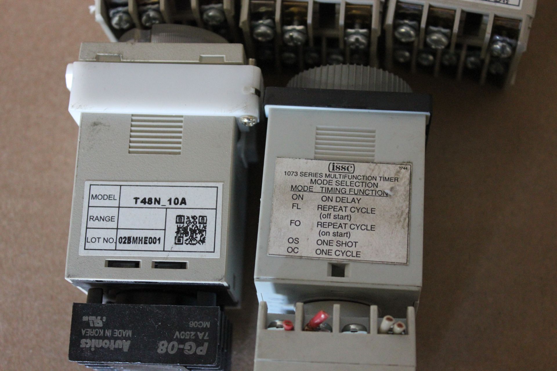 LOT OF TEMPERATURE CONTROLLERS AND TIMERS - Image 7 of 7