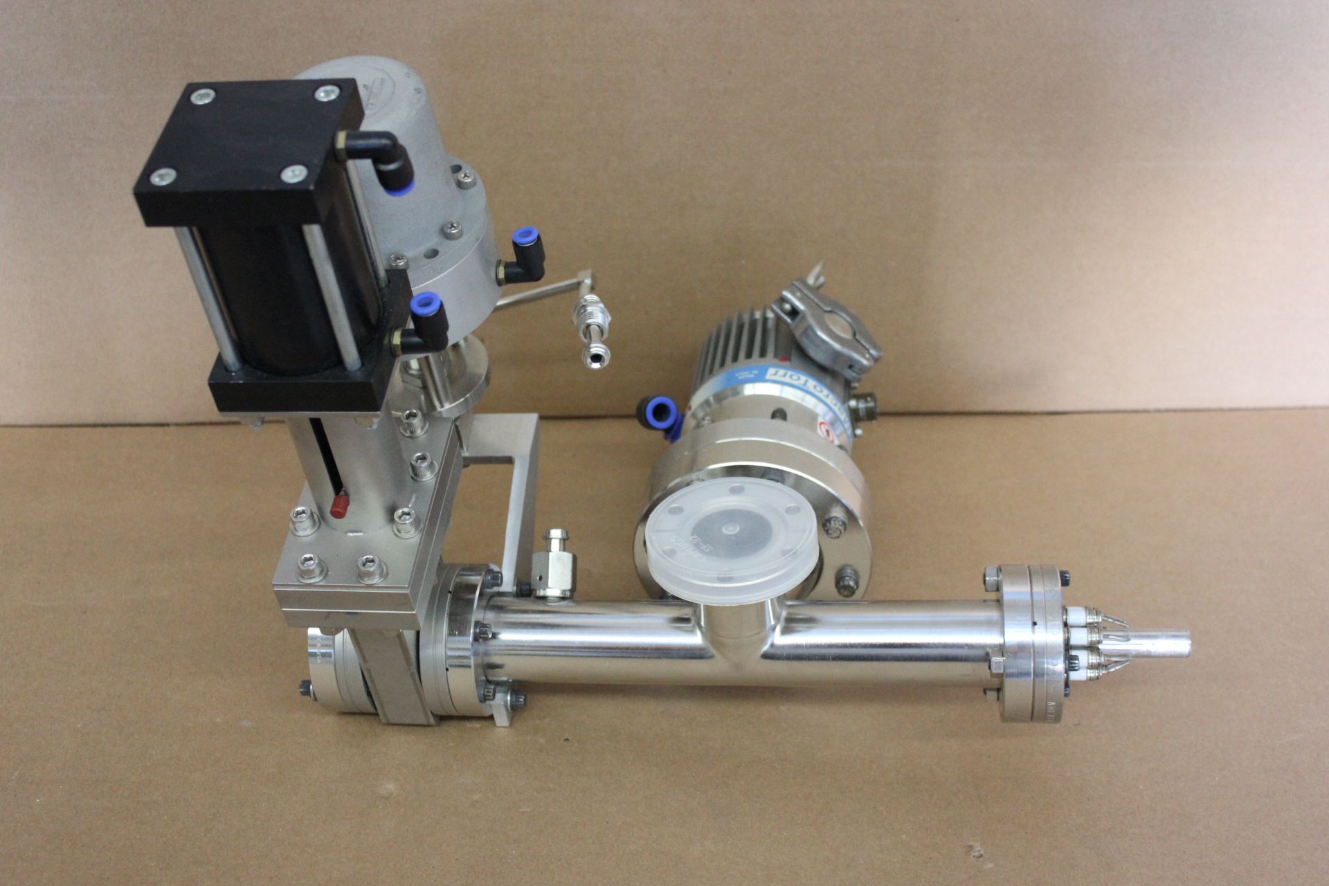 VARIAN TURBO MOLECULAR VACUUM PUMP WITH ASSEMBLY