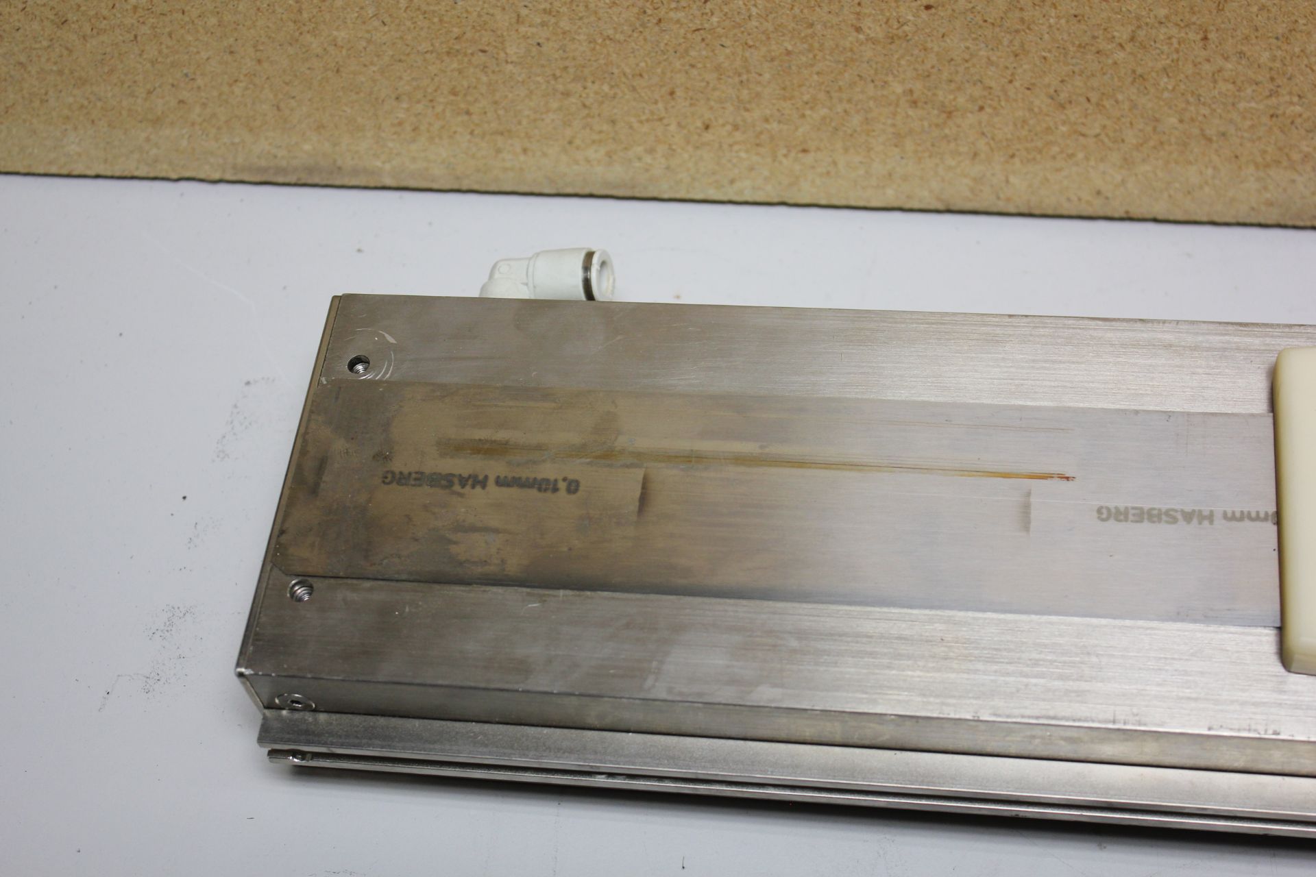 CLEAN ROOM GRADE LINEAR ACTUATOR STAGE - Image 2 of 9