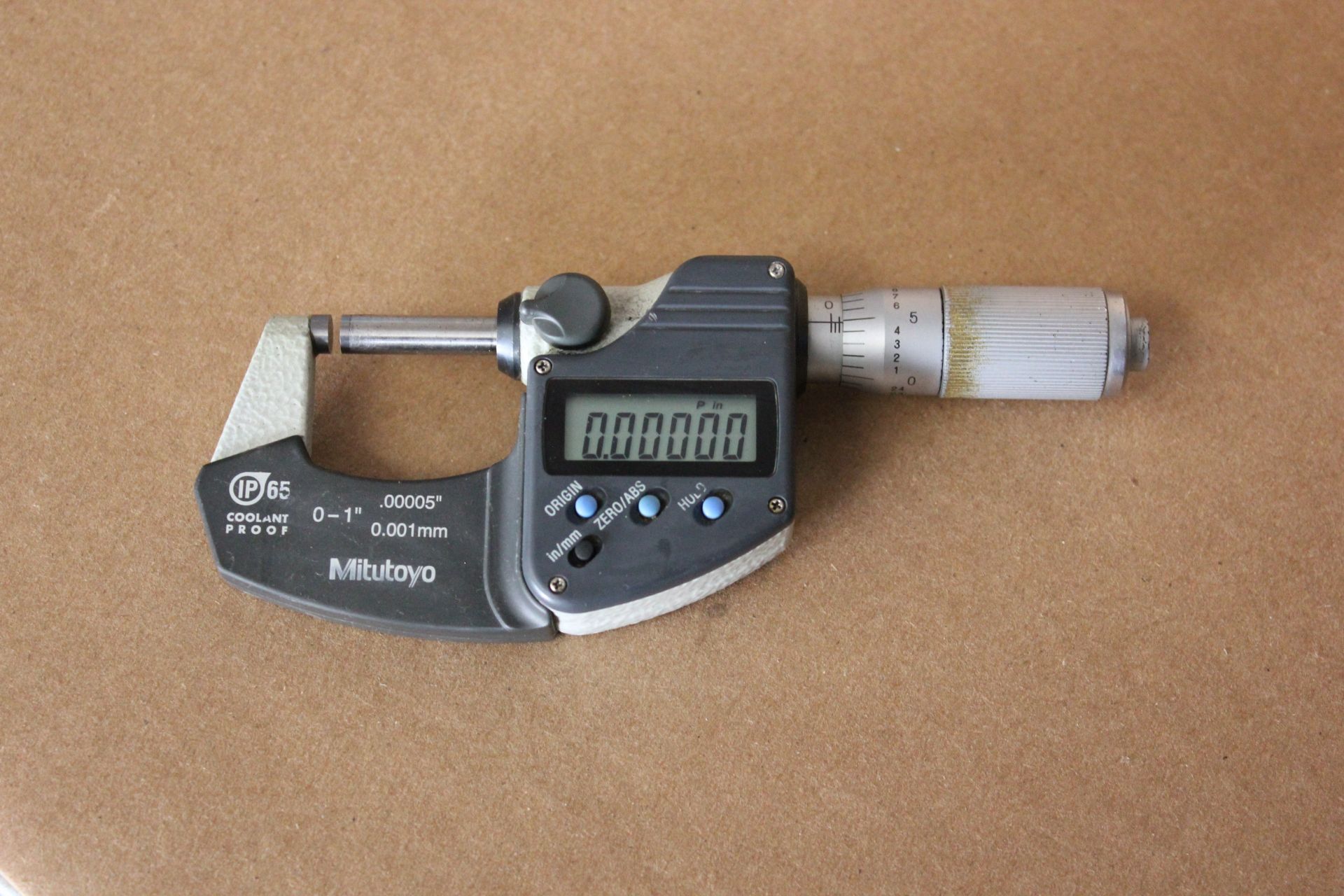 MITUTOYO DIGITAL MICROMETER