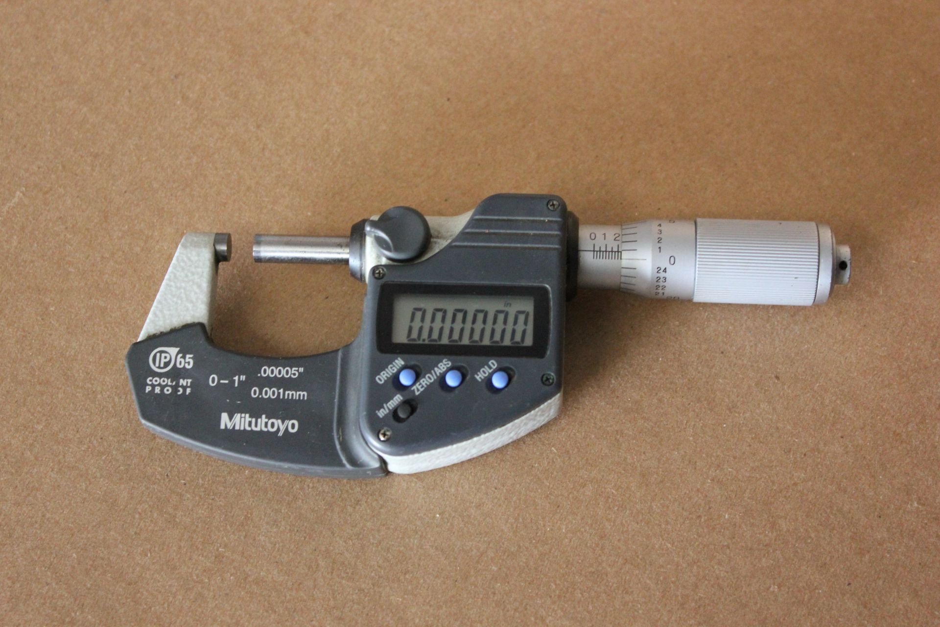 MITUTOYO DIGITAL MICROMETER