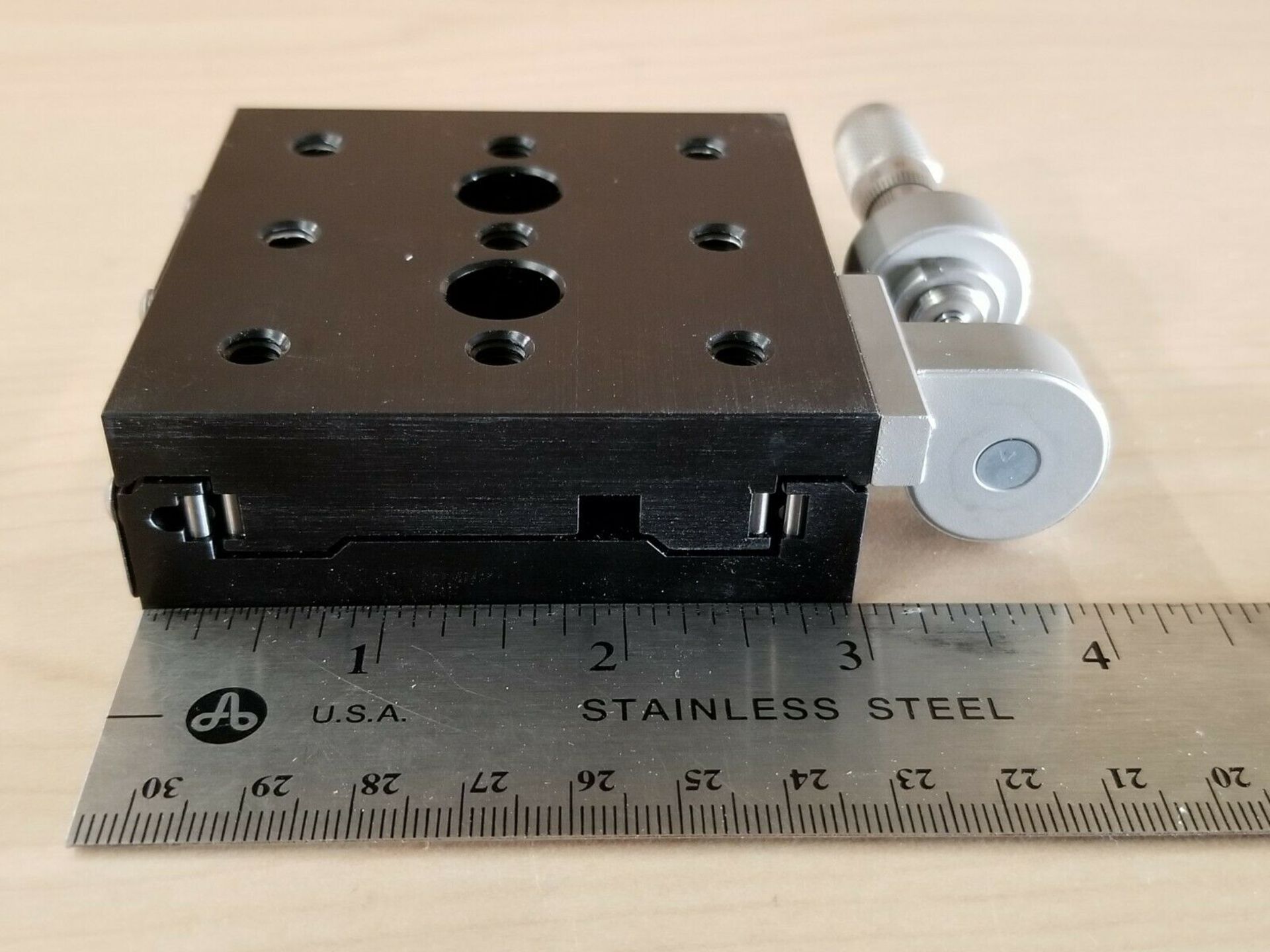 NEWPORT 423 PRECISION LINEAR TRANSLATION STAGE WITH MICROMETER - Image 2 of 5