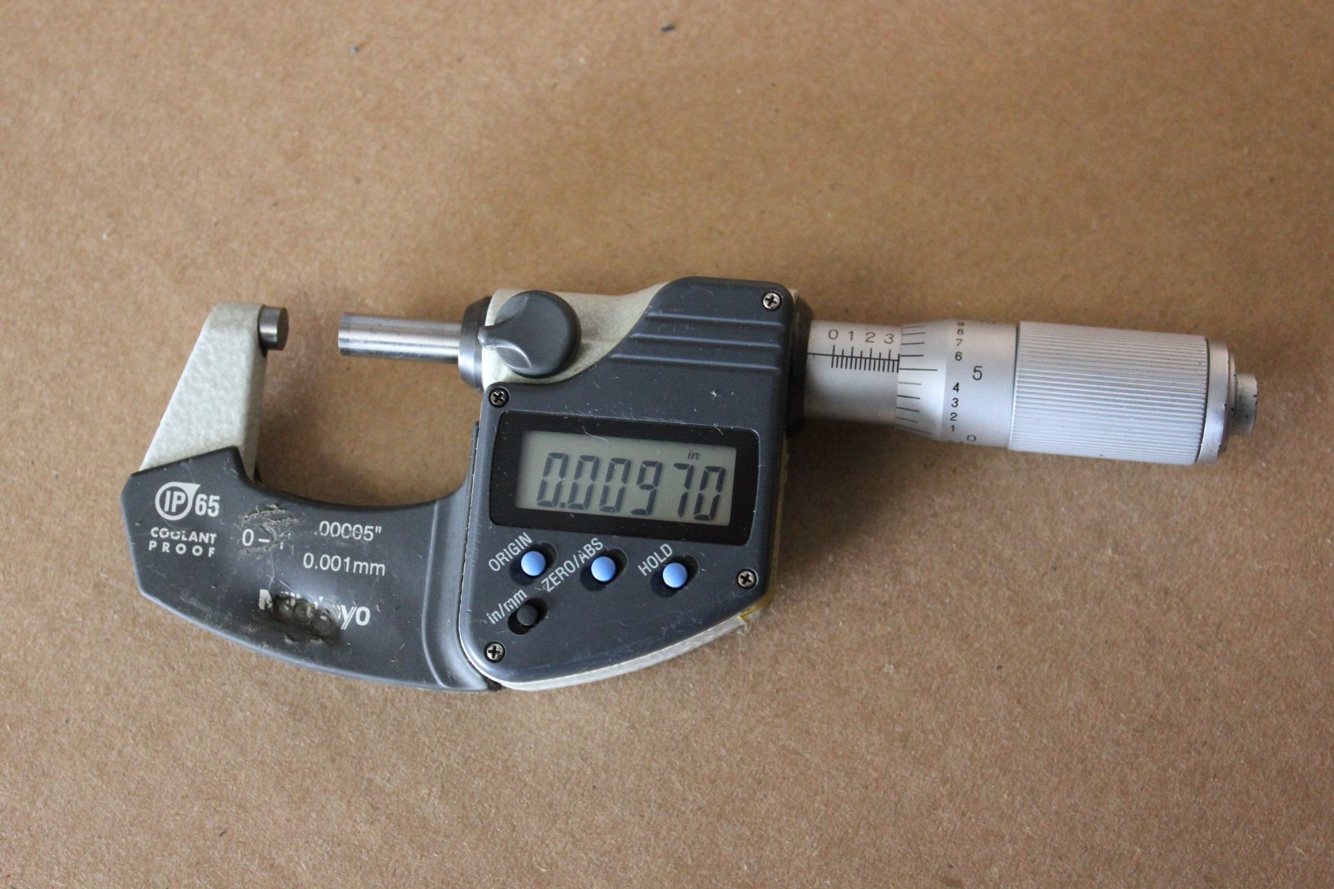 MITUTOYO DIGITAL MICROMETER - Image 2 of 3