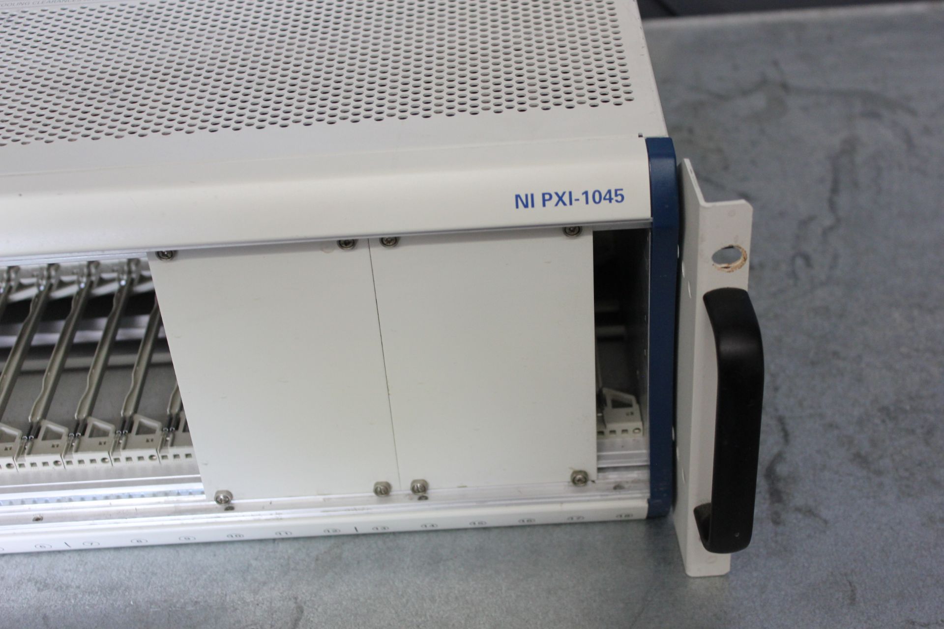 NATIONAL INSTRUMENTS PXI-1045 DATA ACQUISITION RACK - Image 3 of 5