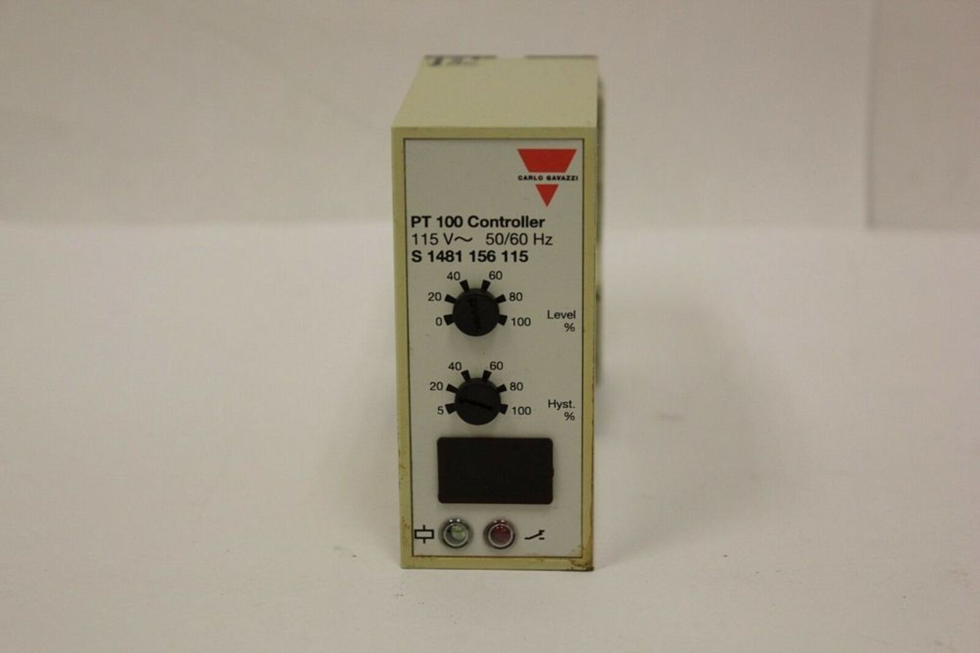 CARLO GAVAZZI PT 100 TEMPERATURE CONTROL RELAY