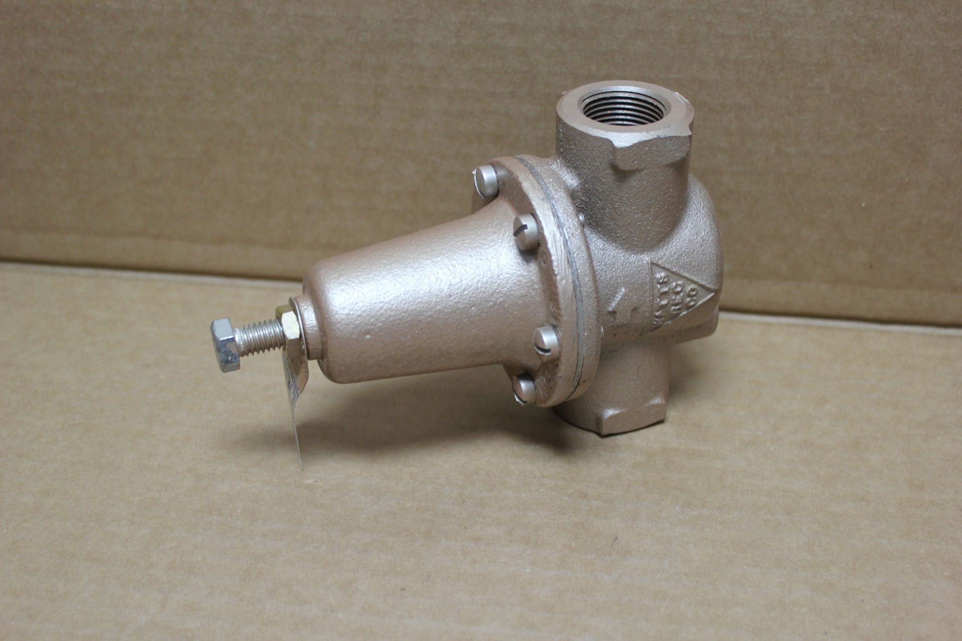 NEW WATTS IRON BODY PRESSURE REGULATOR - Image 3 of 3