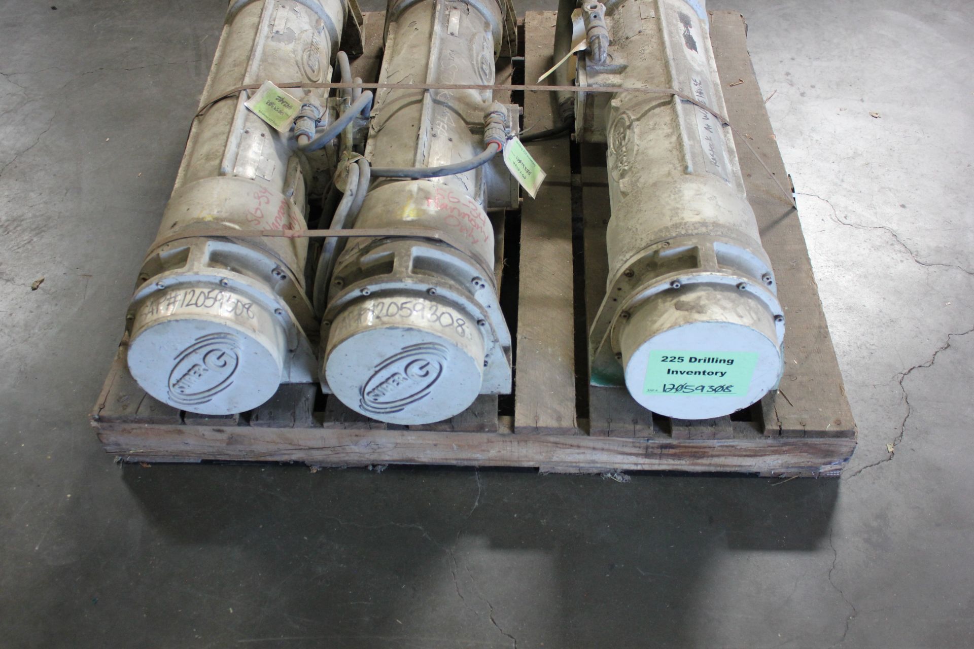 LOT OF DERRICK SUPER G INTEGRATED VIBRATORY MOTORS - Image 2 of 8