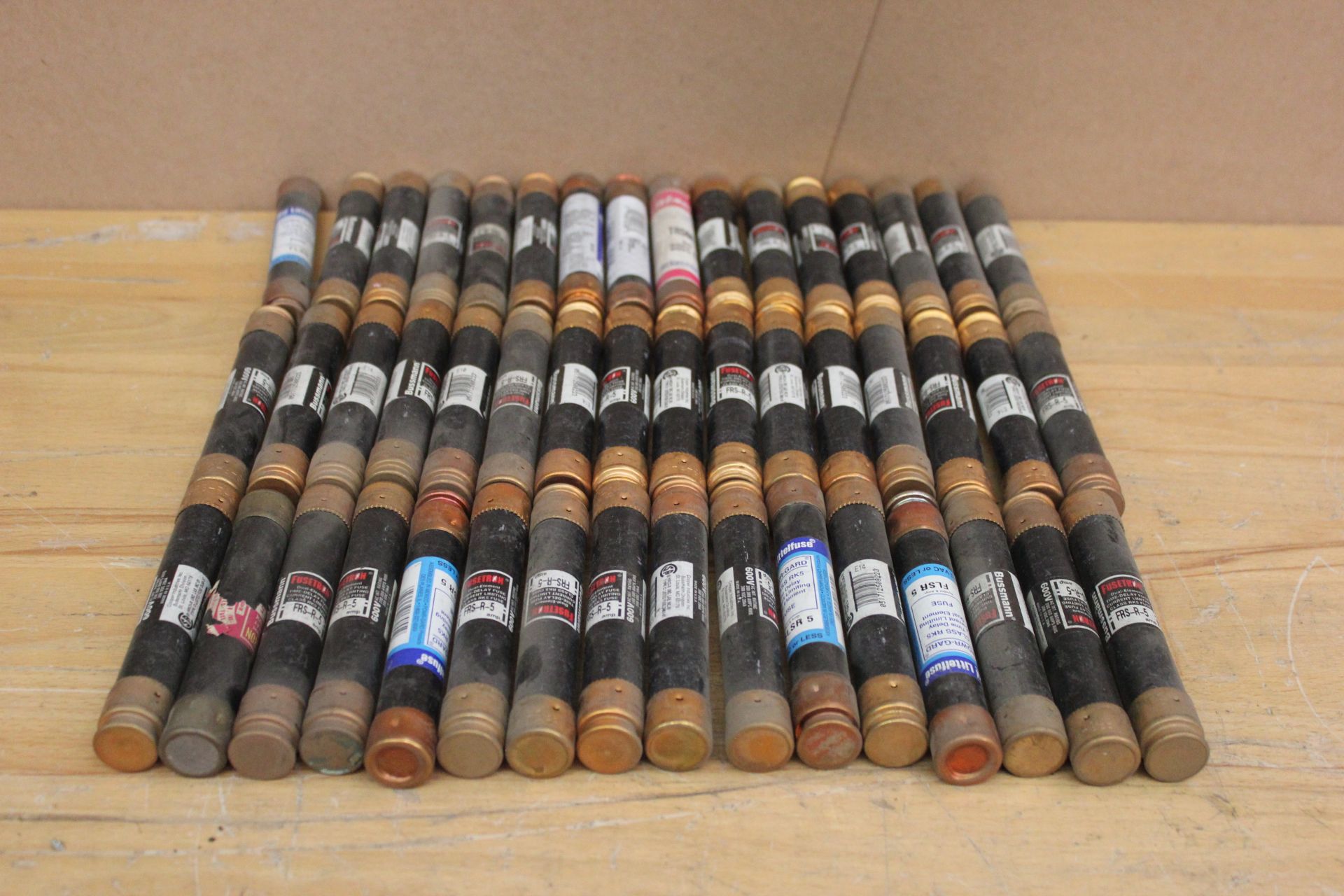 LOT OF VARIOUS UNUSED FUSES