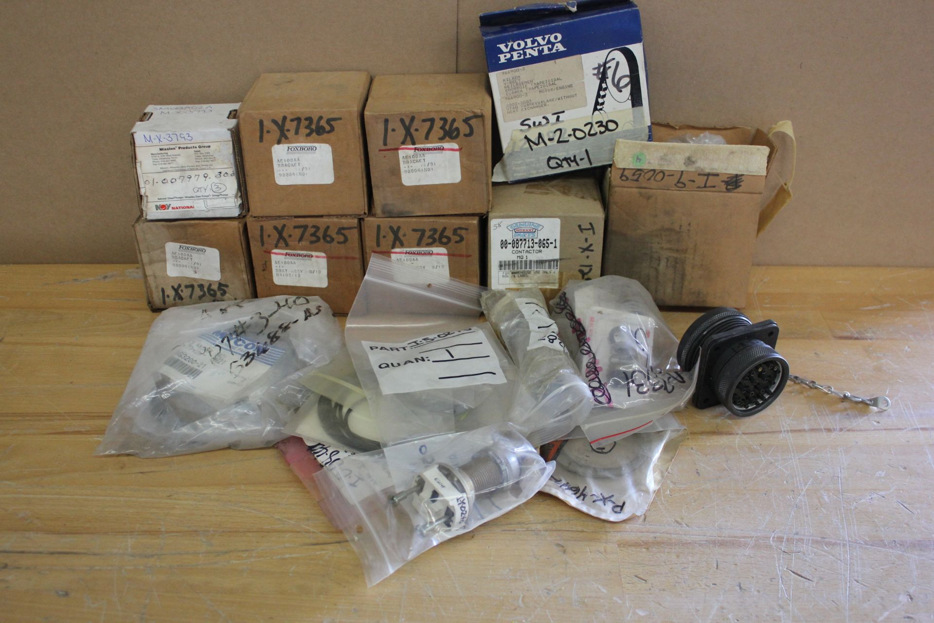 LOT OF NEW & USED INDUSTRIAL MRO PARTS