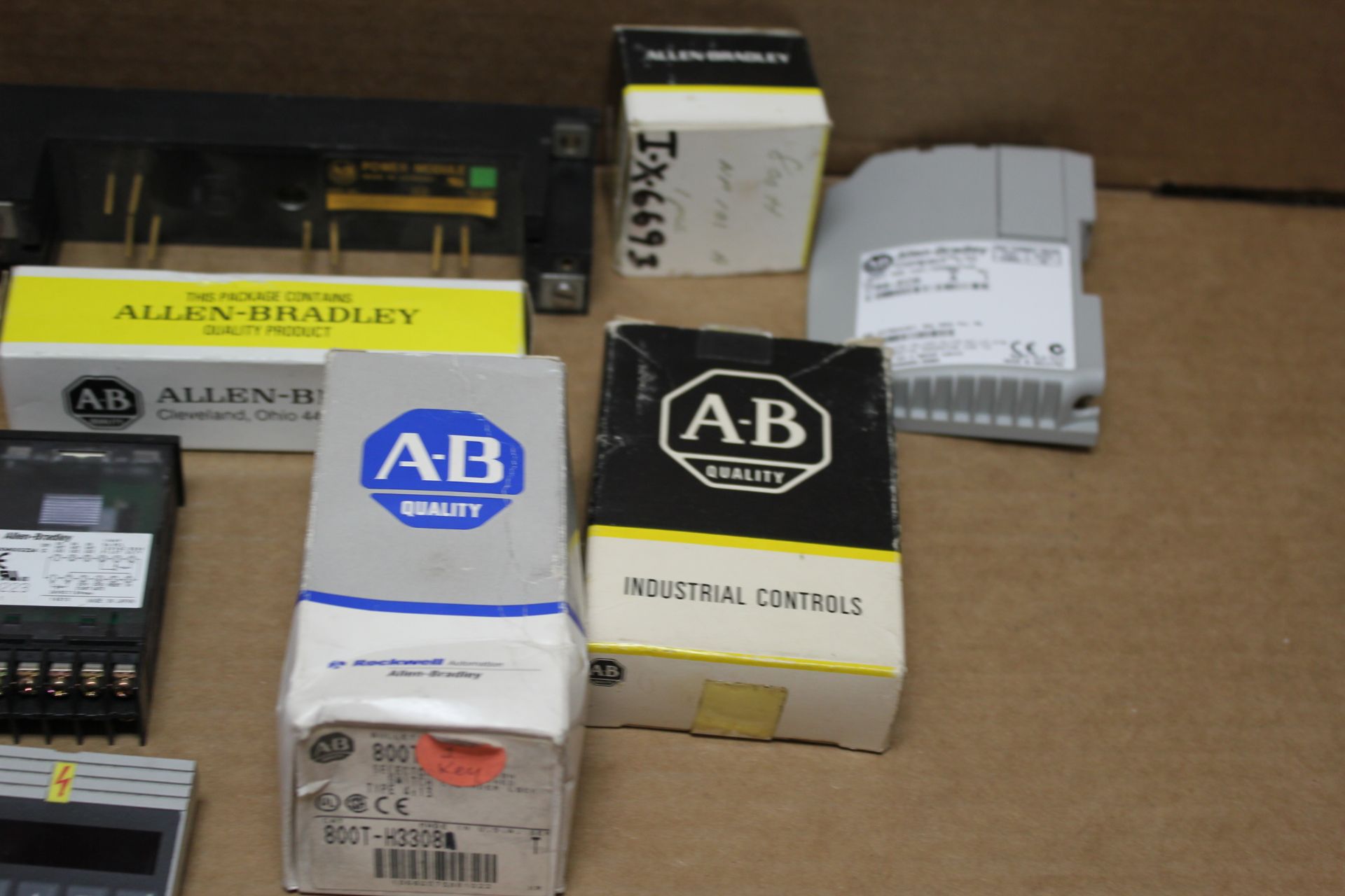 LOT OF NEW/USED ALLEN BRADLEY PARTS - Image 3 of 4